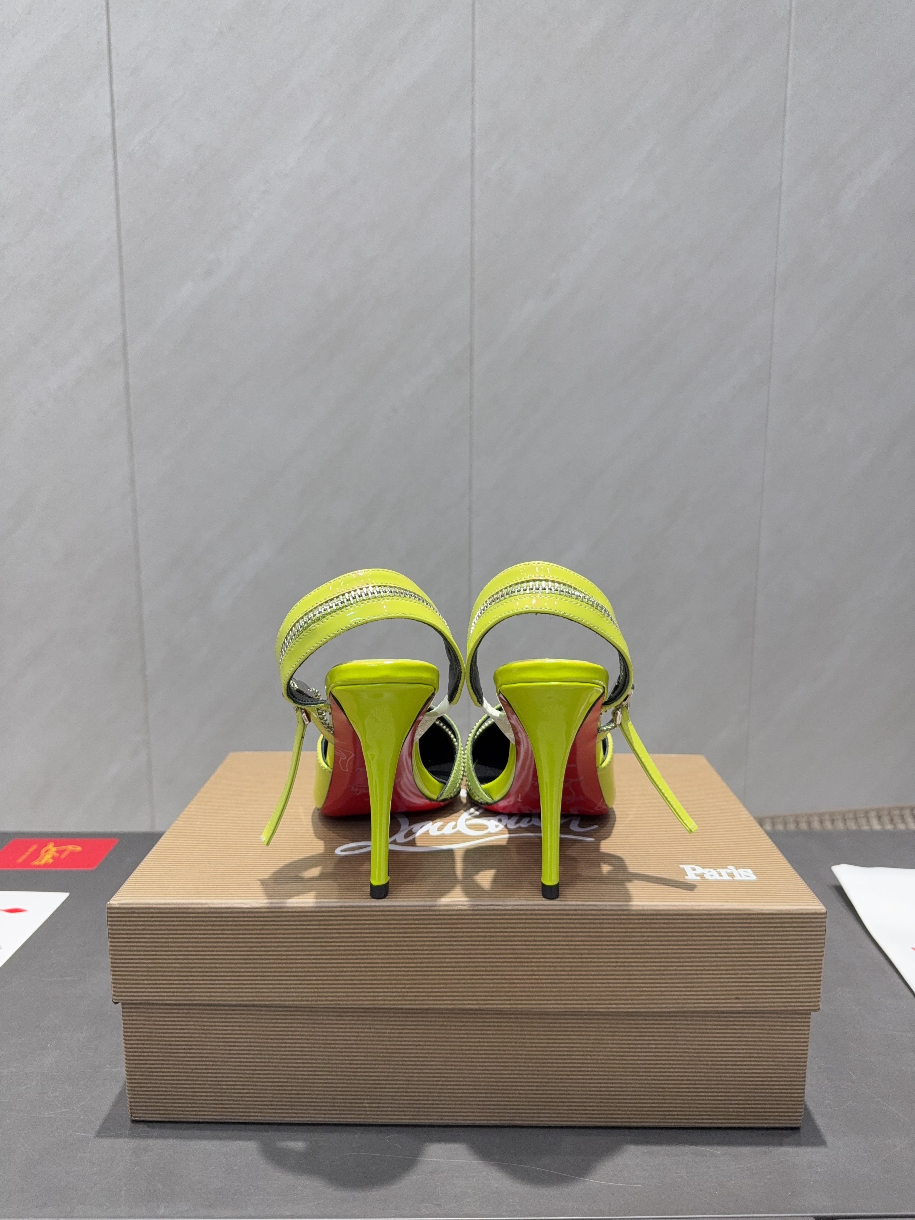 CL 2026 Slingback With Zipper Details 100mm Fluo-yellow Patent Leather 613792