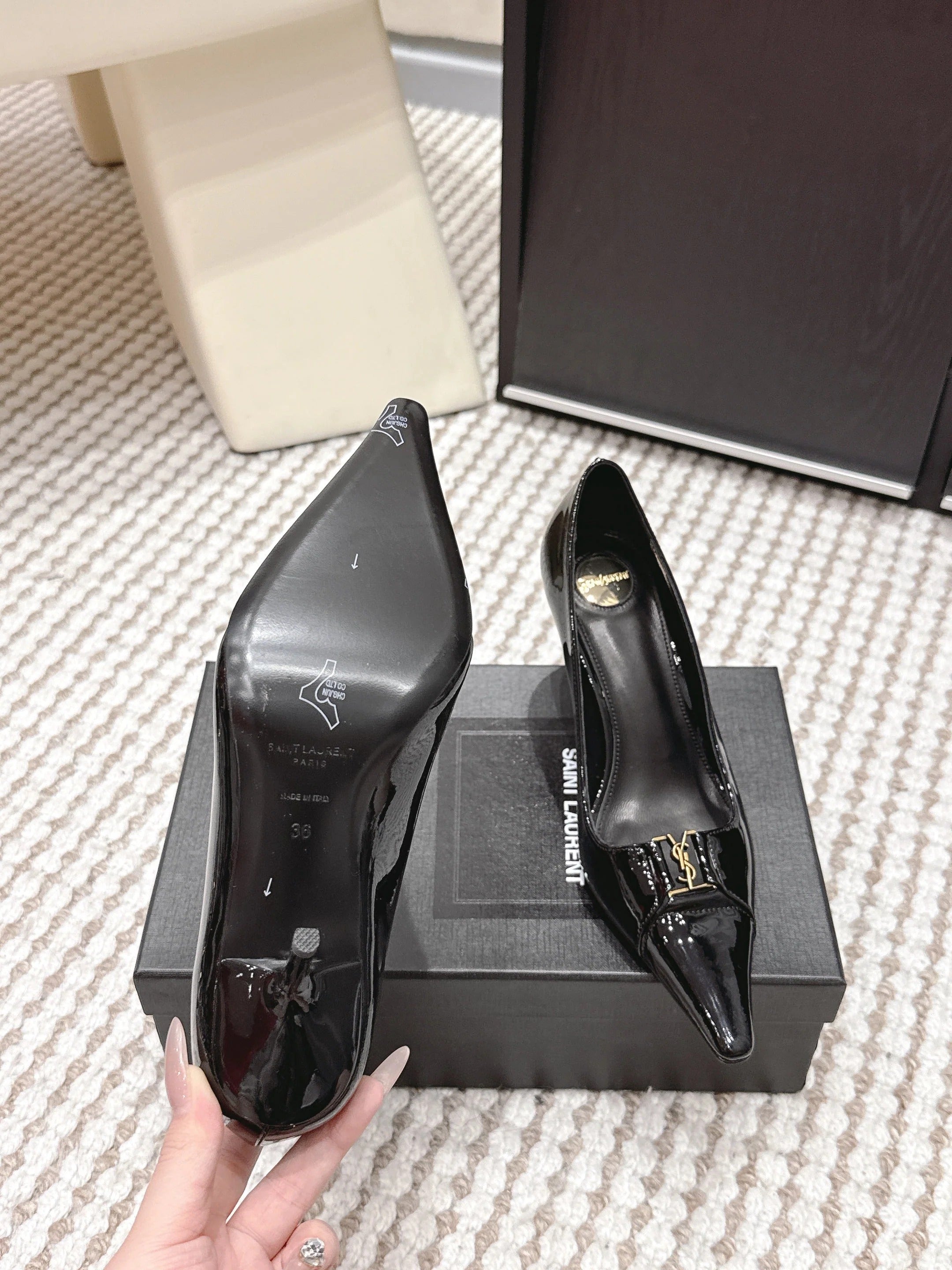 YSL 26ss High Heel Pumps 75 Black Patent Leather 654702