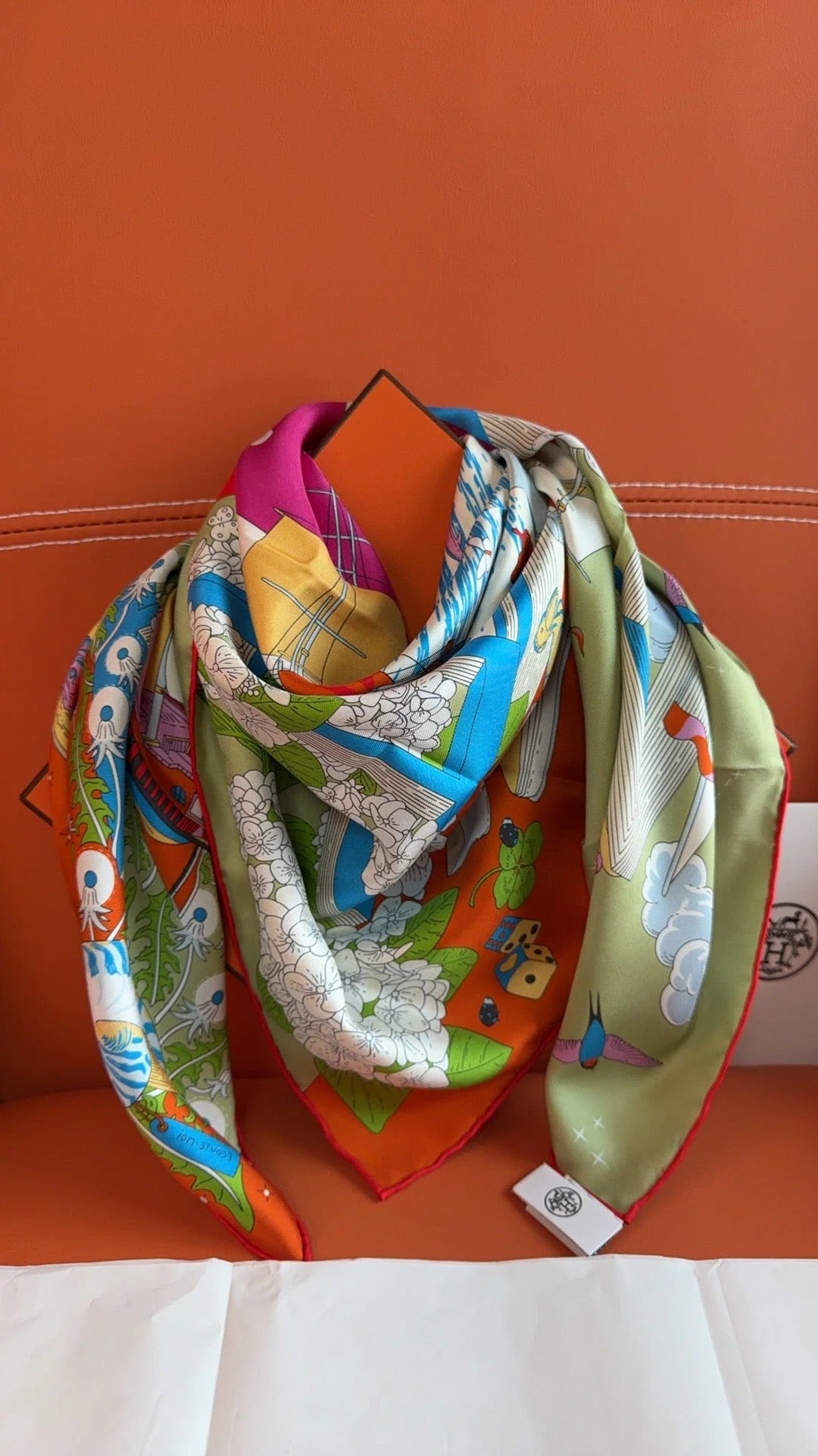 HM 26s 90 Scarf Green Colorful Mulberry Silk 153391