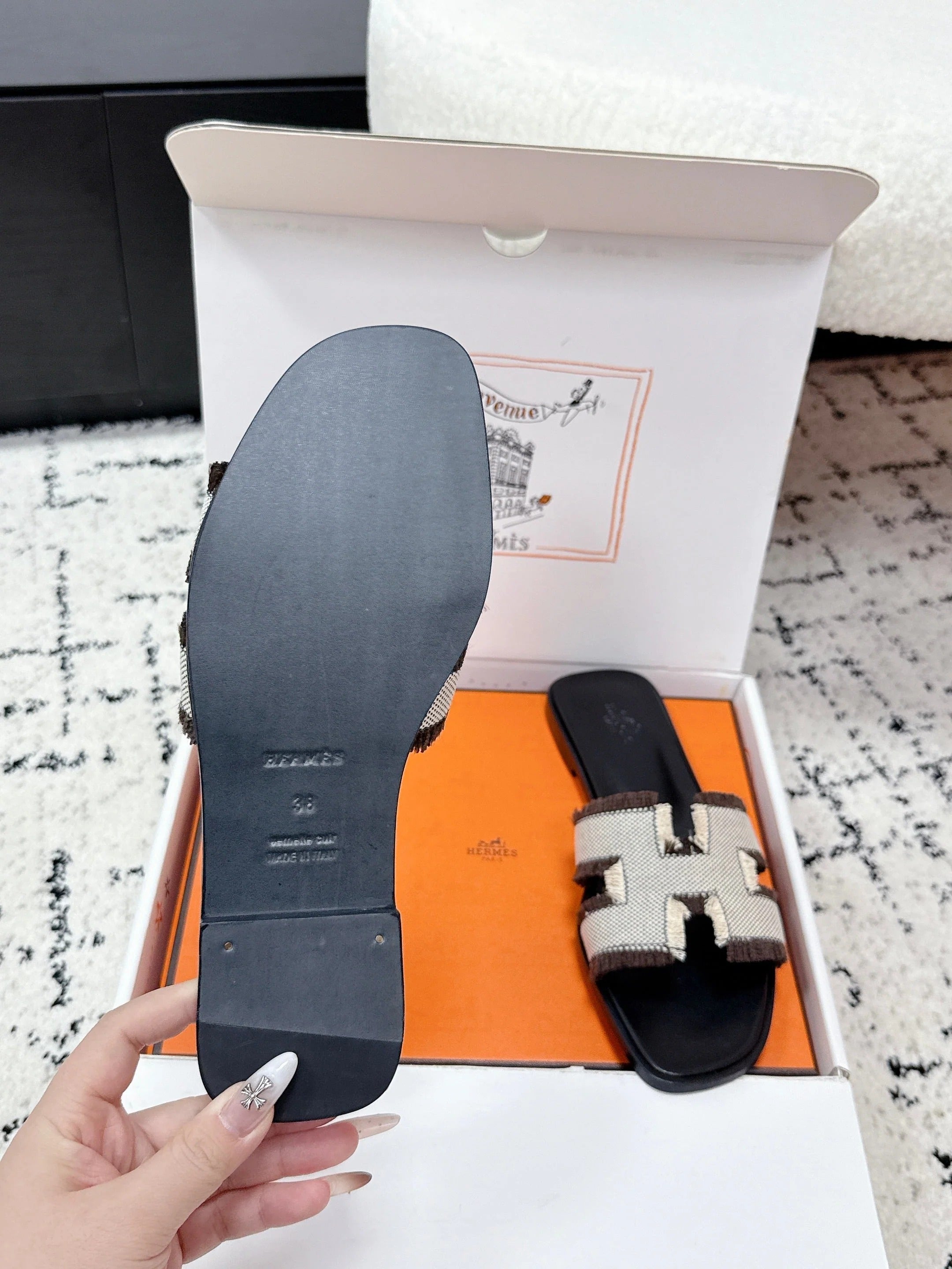 HM 26ss Oran Sandals Black White Brown Canvas Cowhide 617214