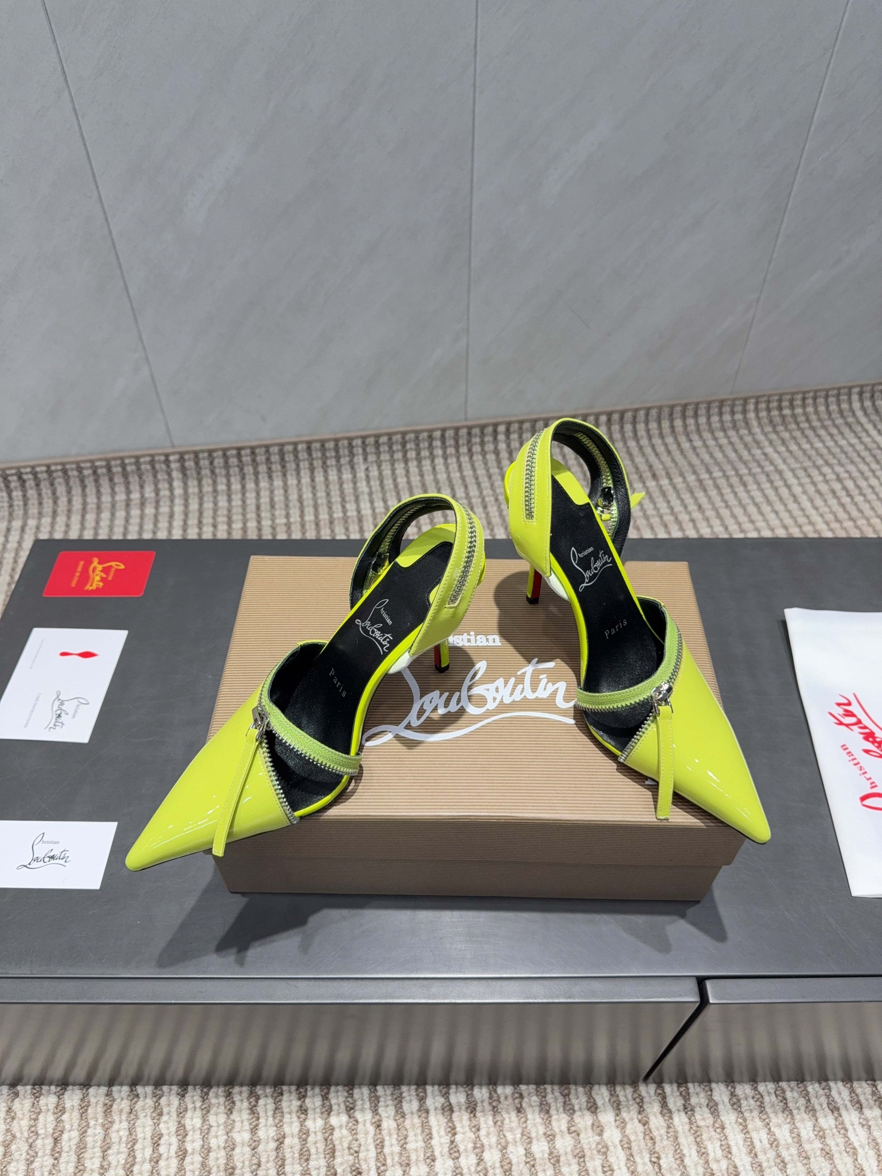 CL 2026 Slingback With Zipper Details 100mm Fluo-yellow Patent Leather 613792