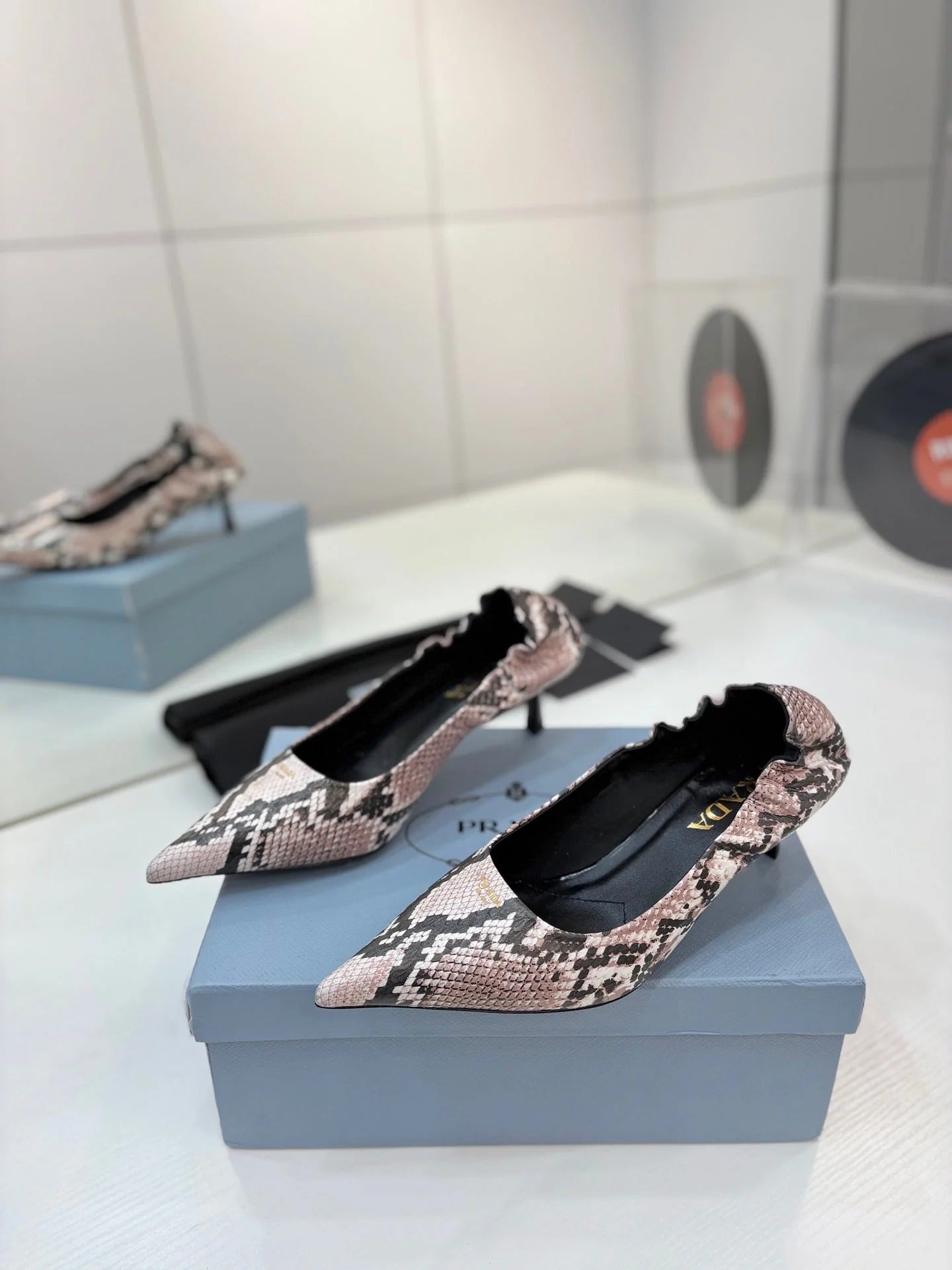 Pra 26s Pointed Toe High Heels 55 Black Light Pink Snakeskin 627126