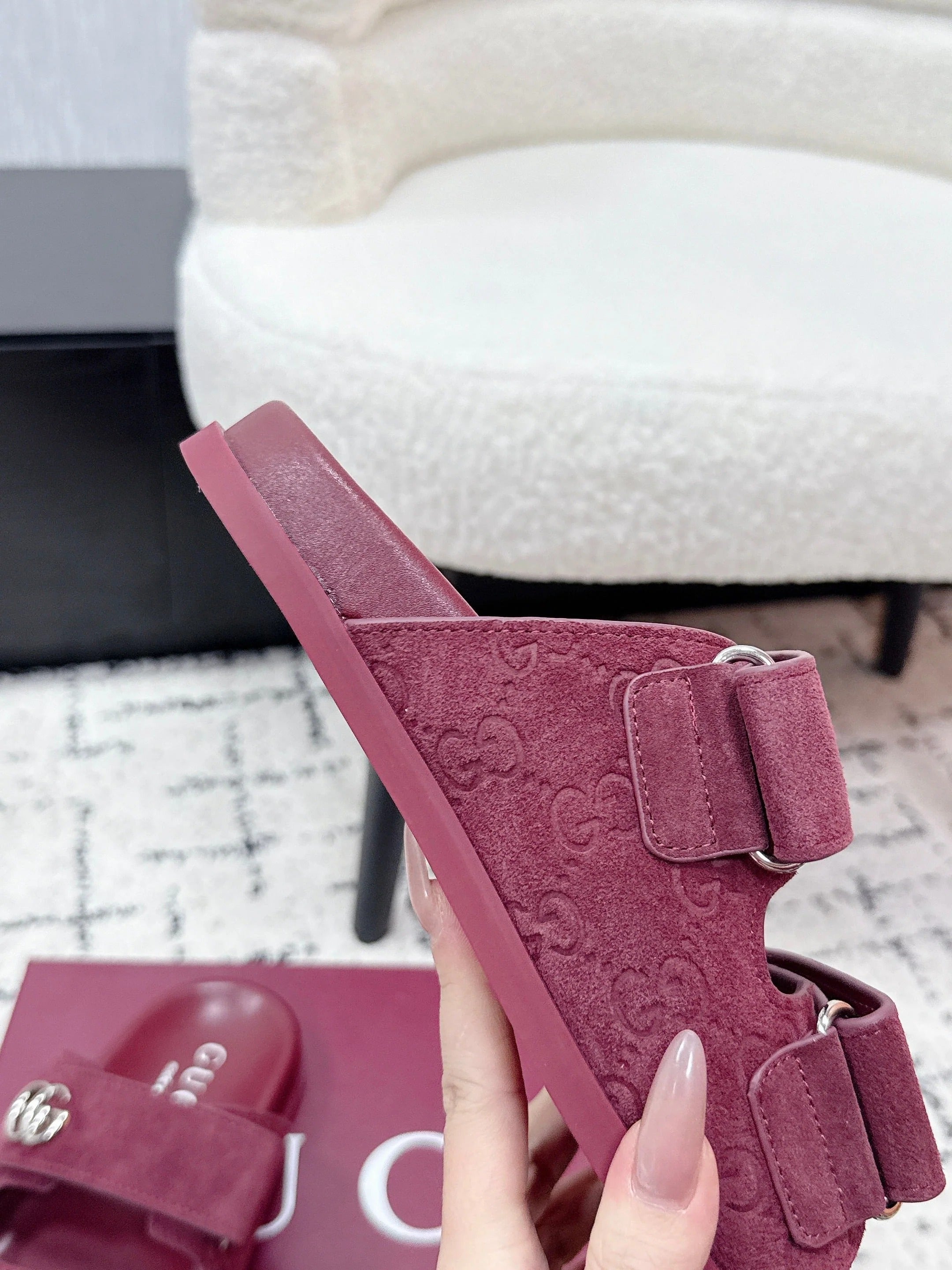 GG 26SS Sandals Burgundy Suede Sheepskin 641459