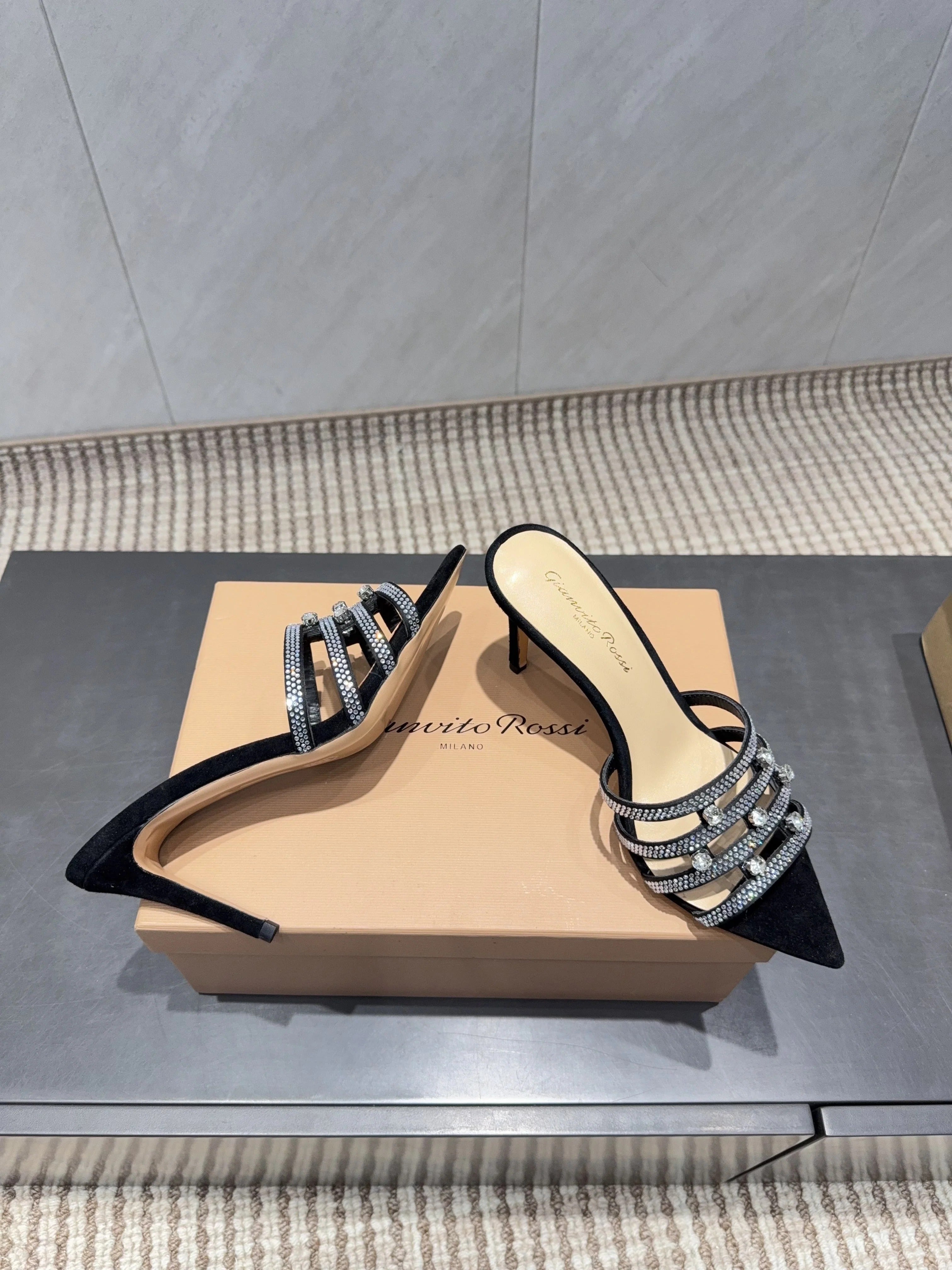 Gianvito Rossi 26SS High Heeled Sandals 100 Black Beige Sheepskin 613826