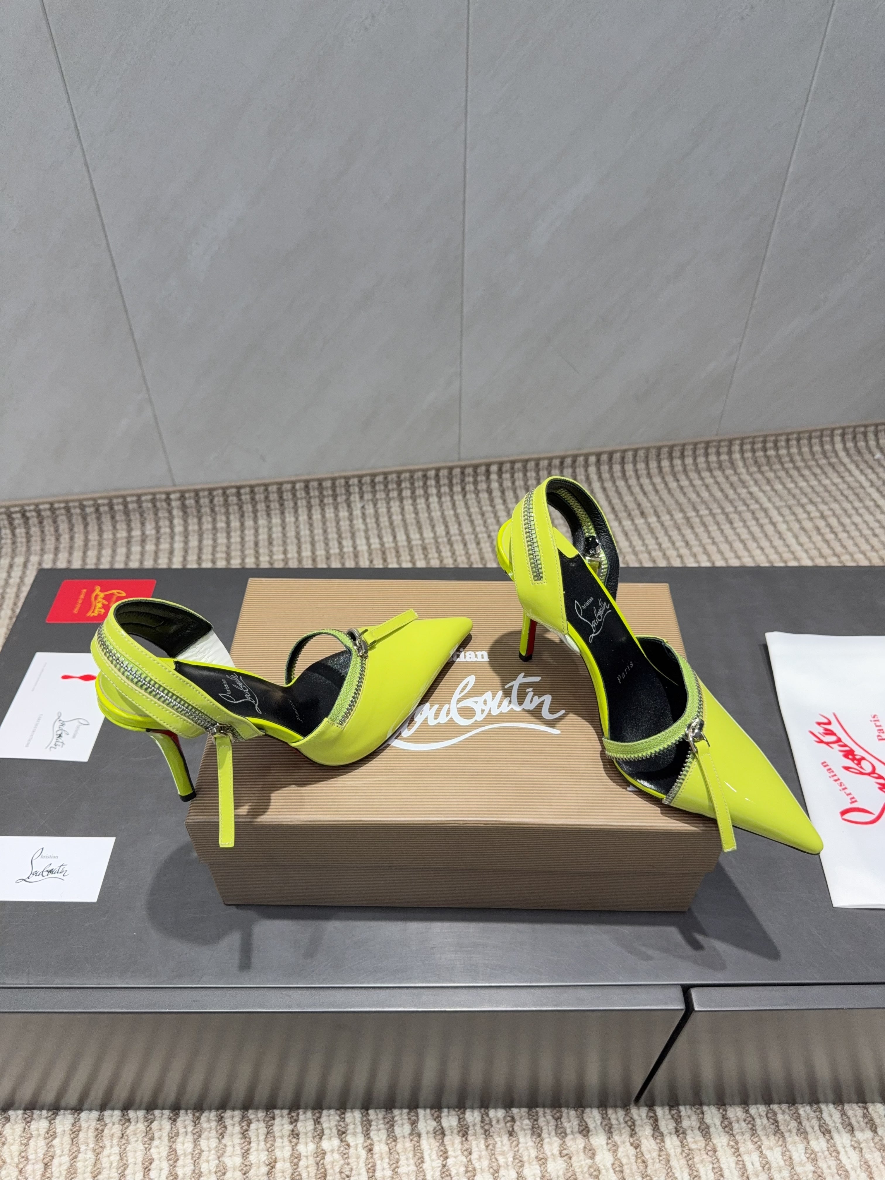 CL 2026 Slingback With Zipper Details 100mm Fluo-yellow Patent Leather 613792