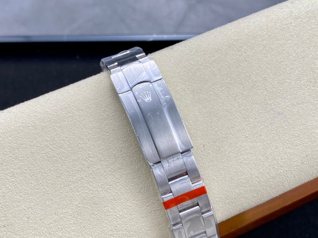 Rolex Oyster Perpetual Celebration Dial 124300