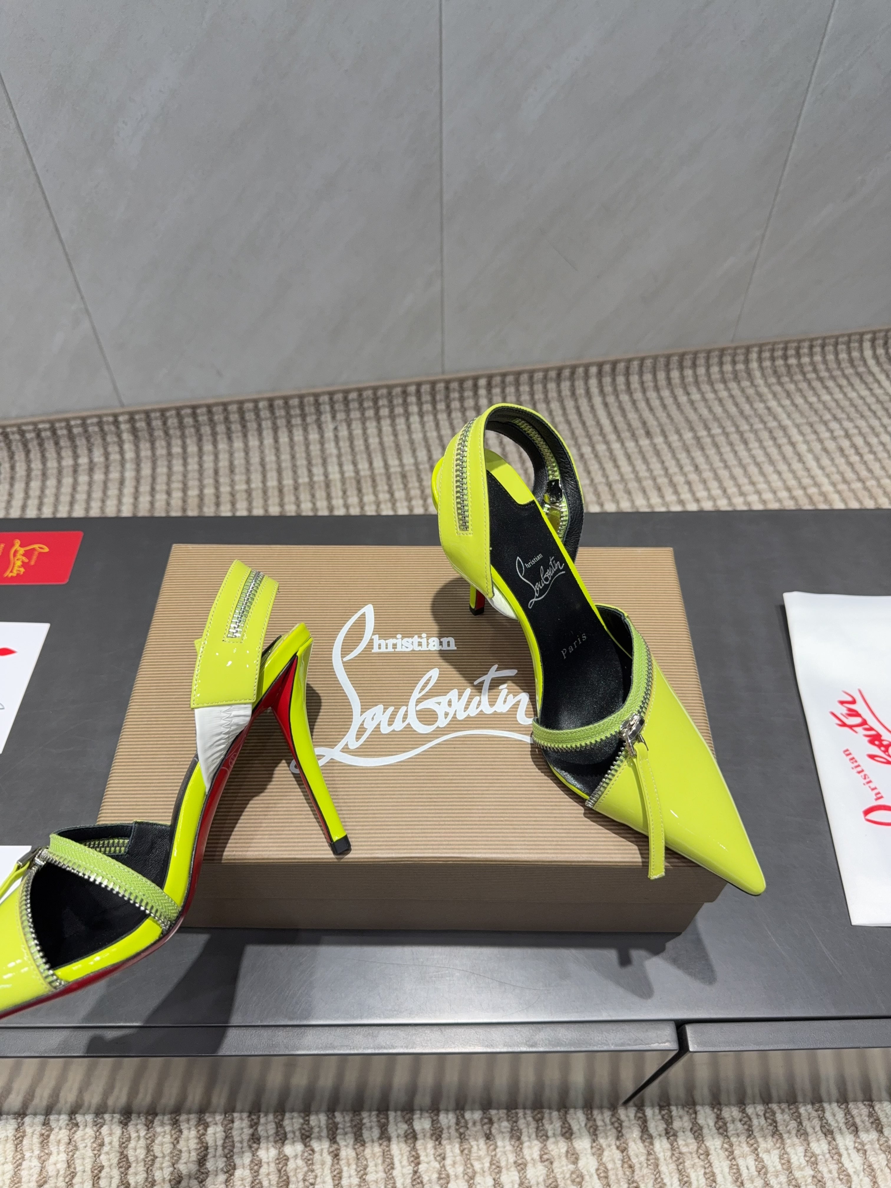 CL 2026 Slingback With Zipper Details 100mm Fluo-yellow Patent Leather 613792