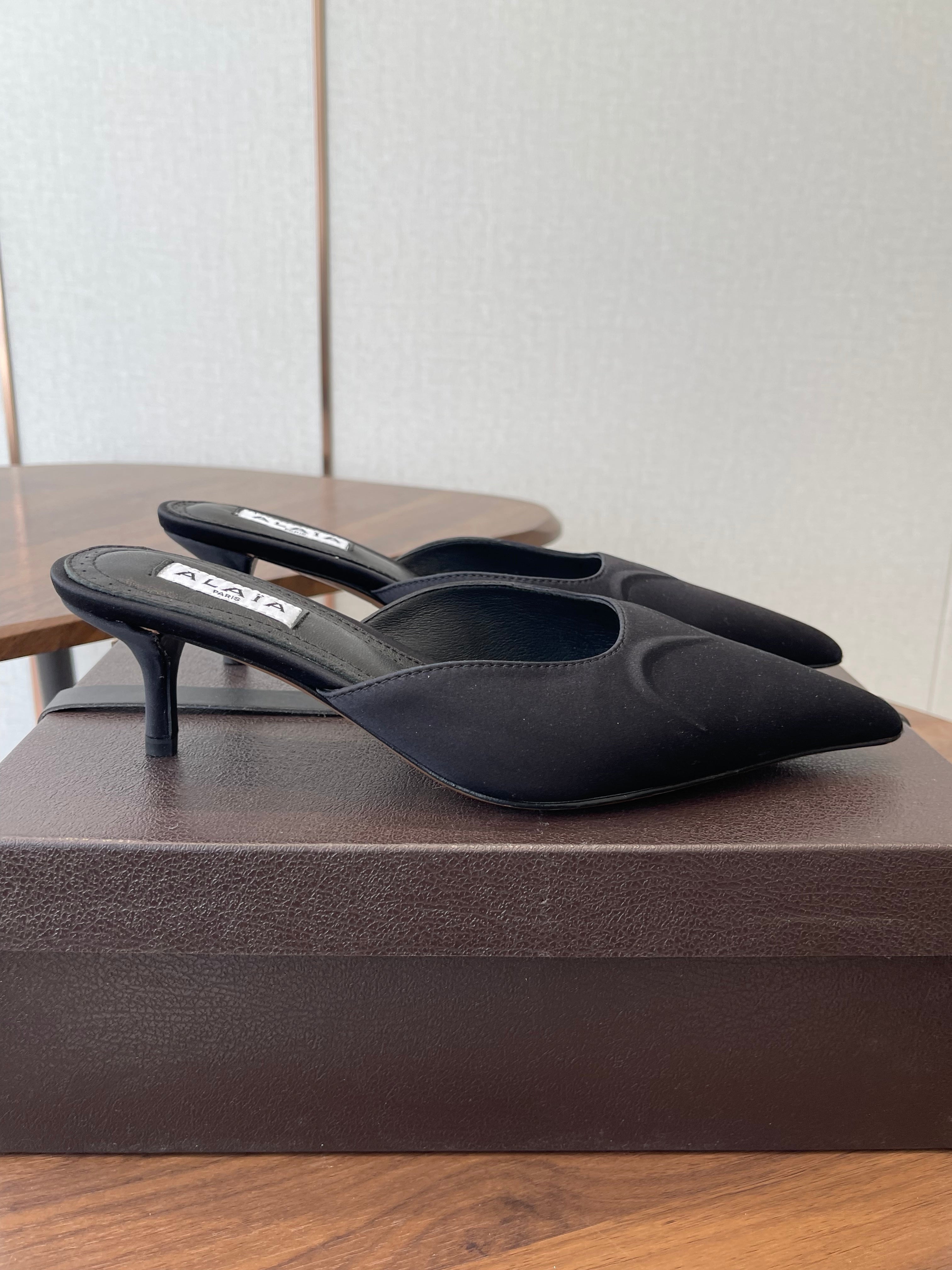 Alaia 26 Pointed-toe Mules 50 Black Sheepskin 624906