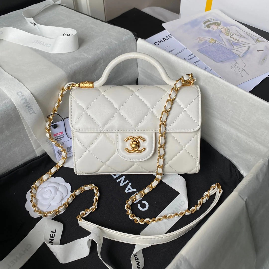 CC 25S FLAP BAG 18 CM IN WHITE LAMBSKIN WITH TOP HANDLE