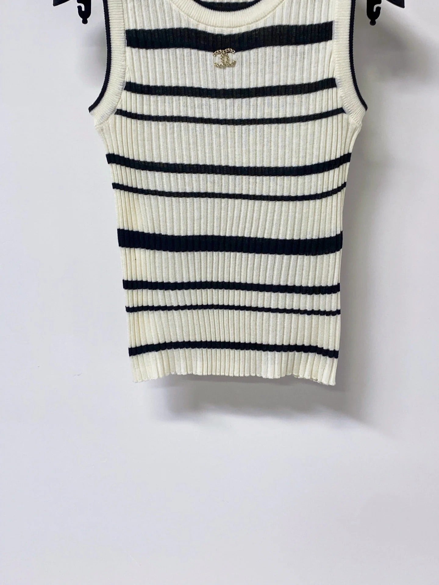 Chanel 2026 Striped Ribbed Knit Sleeveless Top Laine Wool 454052