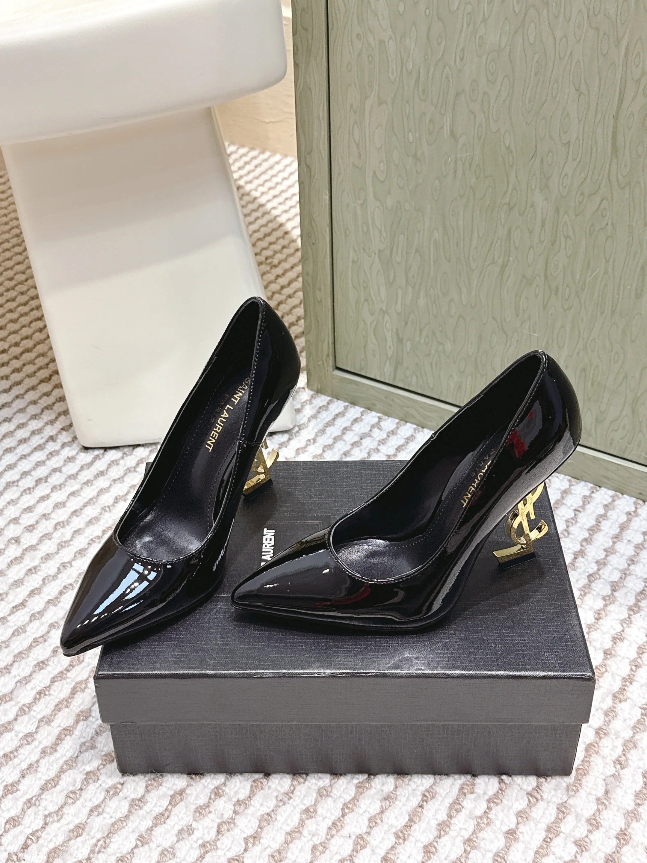 YSL 26ss High Heel Pumps 85 Black Patent Leather Black 654698