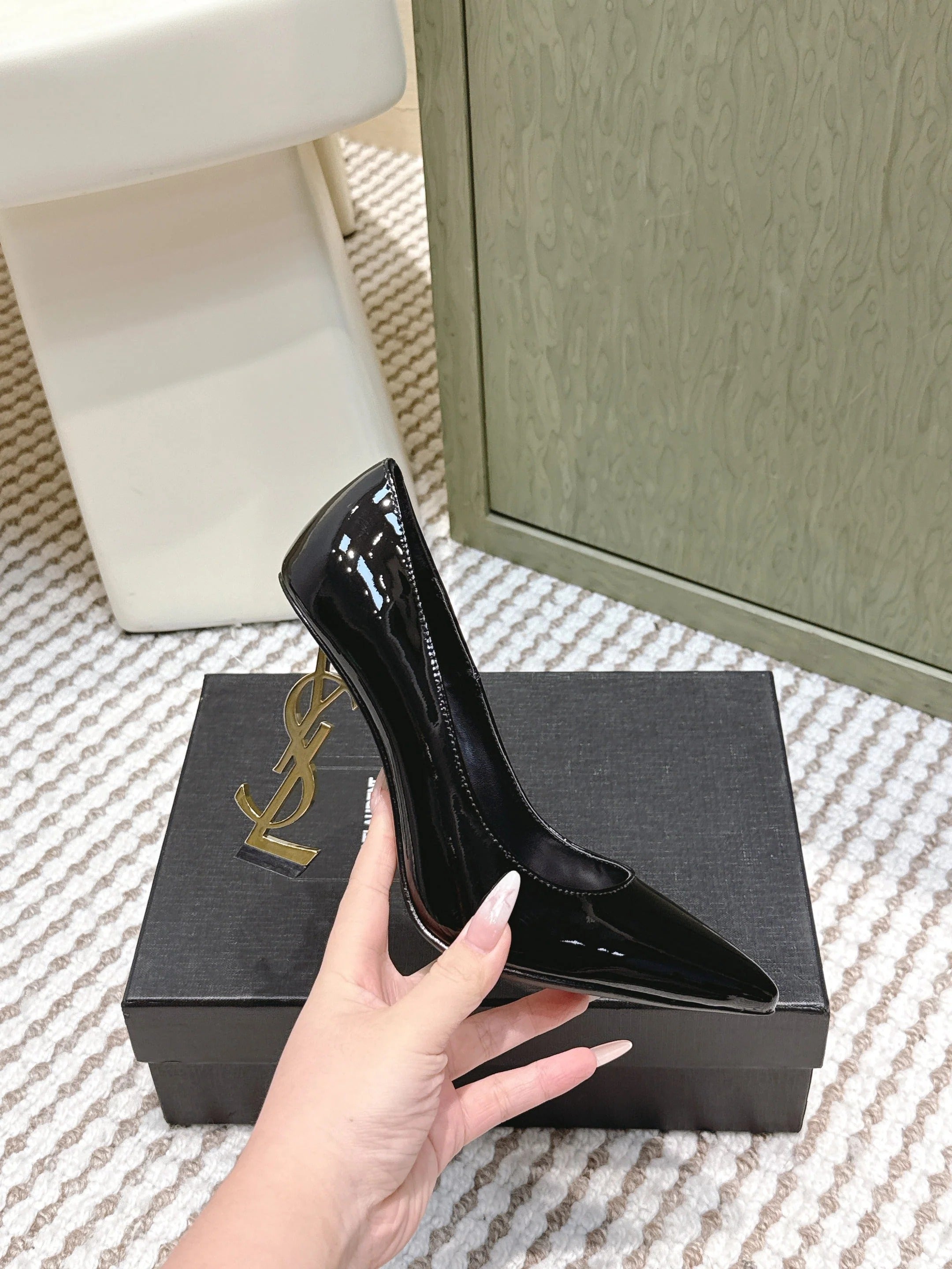 YSL 26ss High Heel Pumps 85 Black Patent Leather Gold 654697