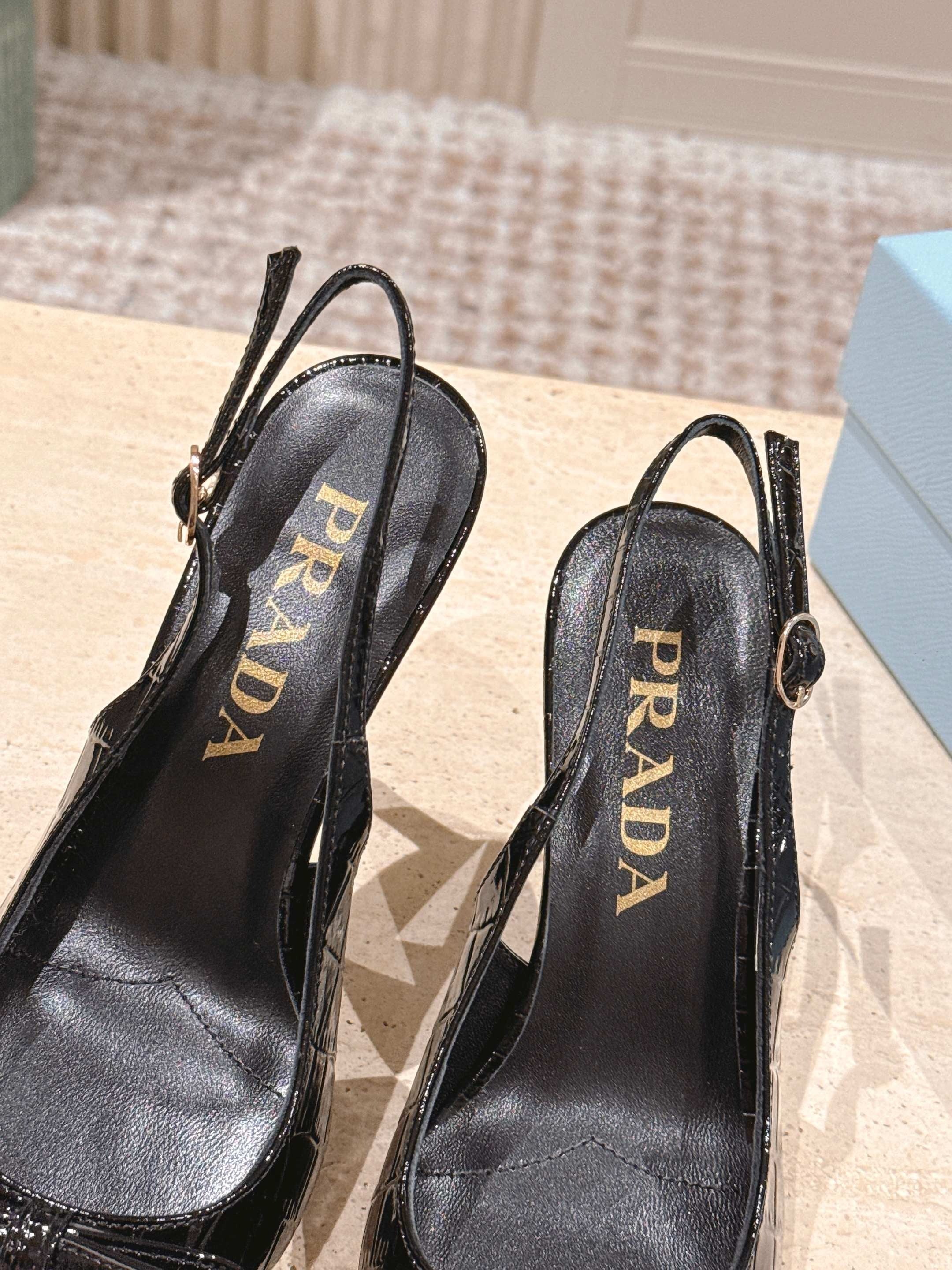 PRA 26S Slingback 85 Black Crocodile Embossed Leather 630739