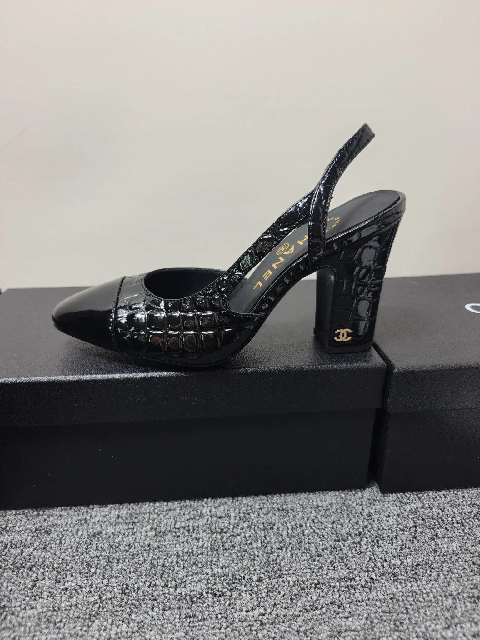 Chanel 2026 Crocodile Empossed Slingback Glossy Calfskin 855982