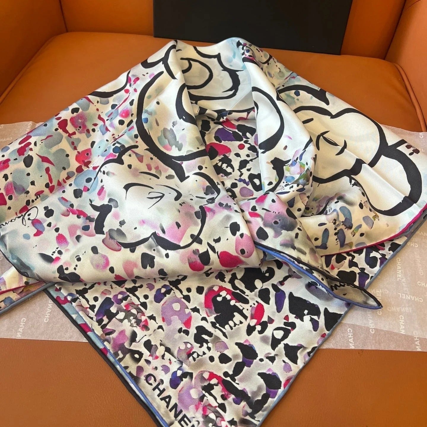 CHANEL 25S SCARF 90 IN SILK TWILL 700816