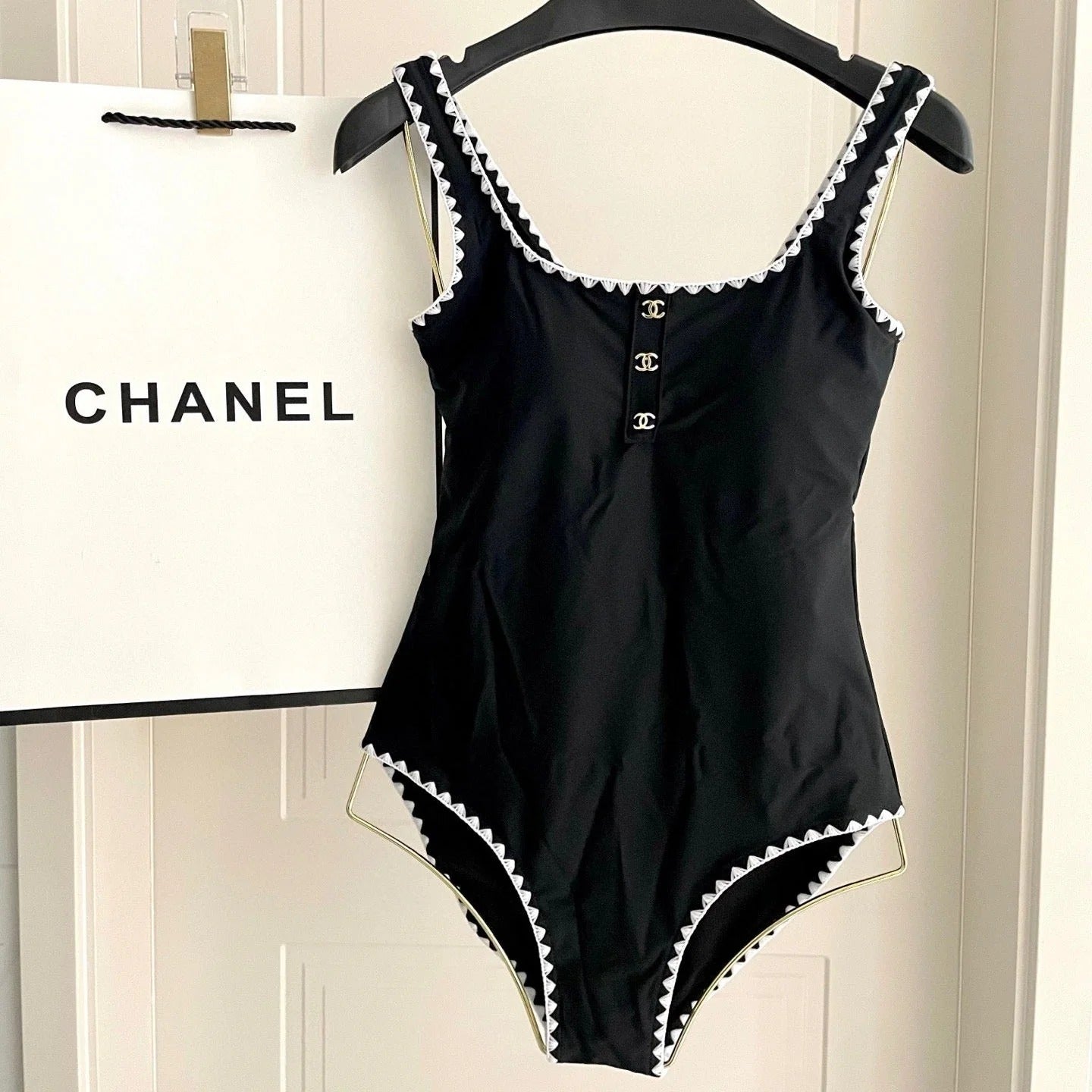 CC BIKINI SWIMSUIT SET IN BLACK AND WHITE TRIM 622173