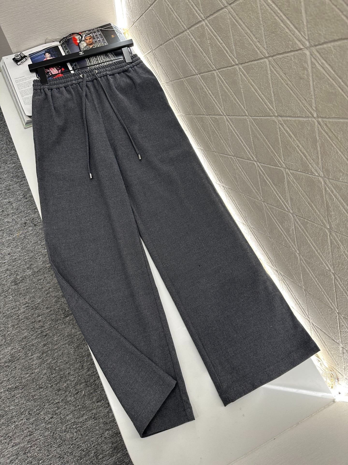 MIUMIU WIDE-LEG PANTS STYLE 116