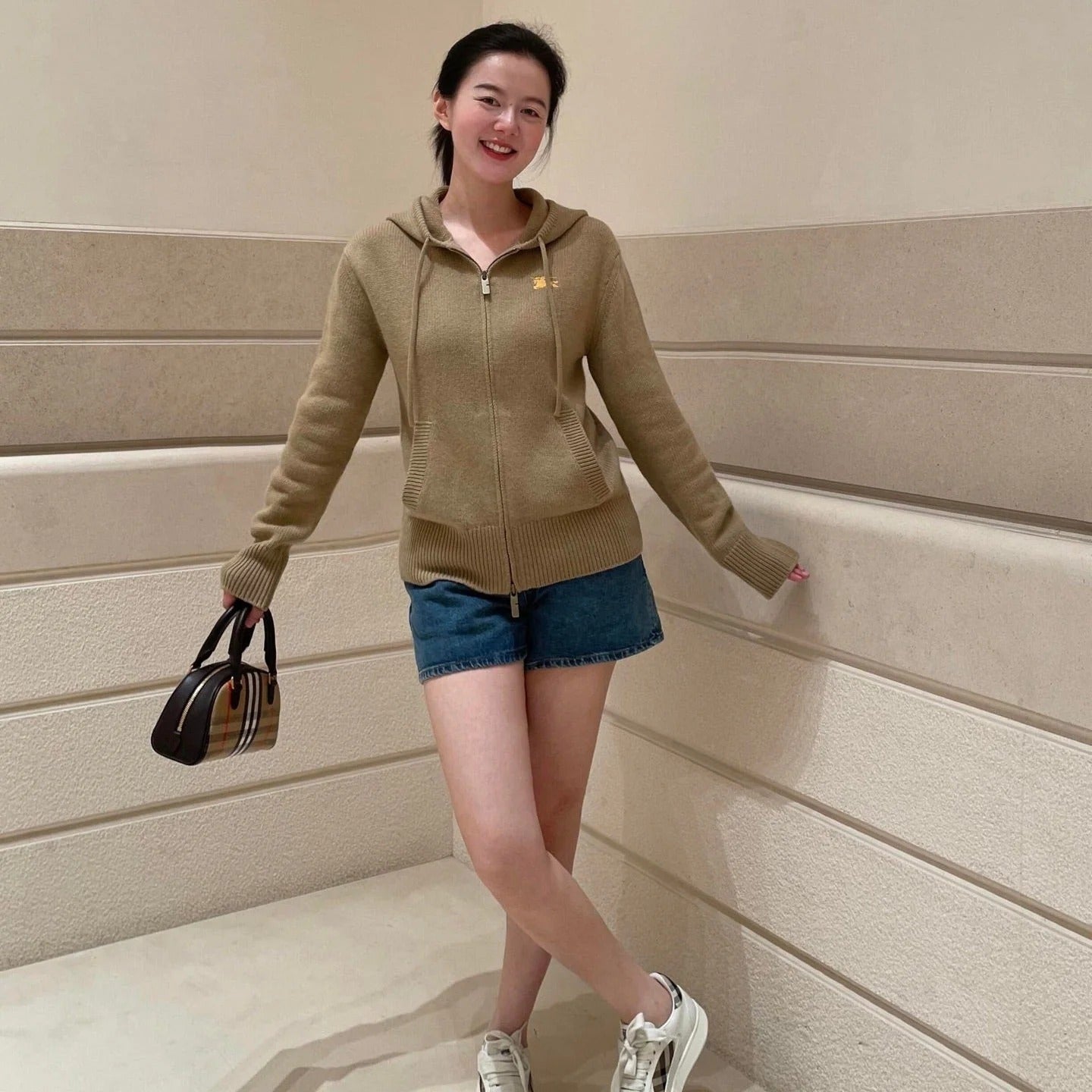 BURBERRY 25S KNITTED ZIP-UP JACKET 082