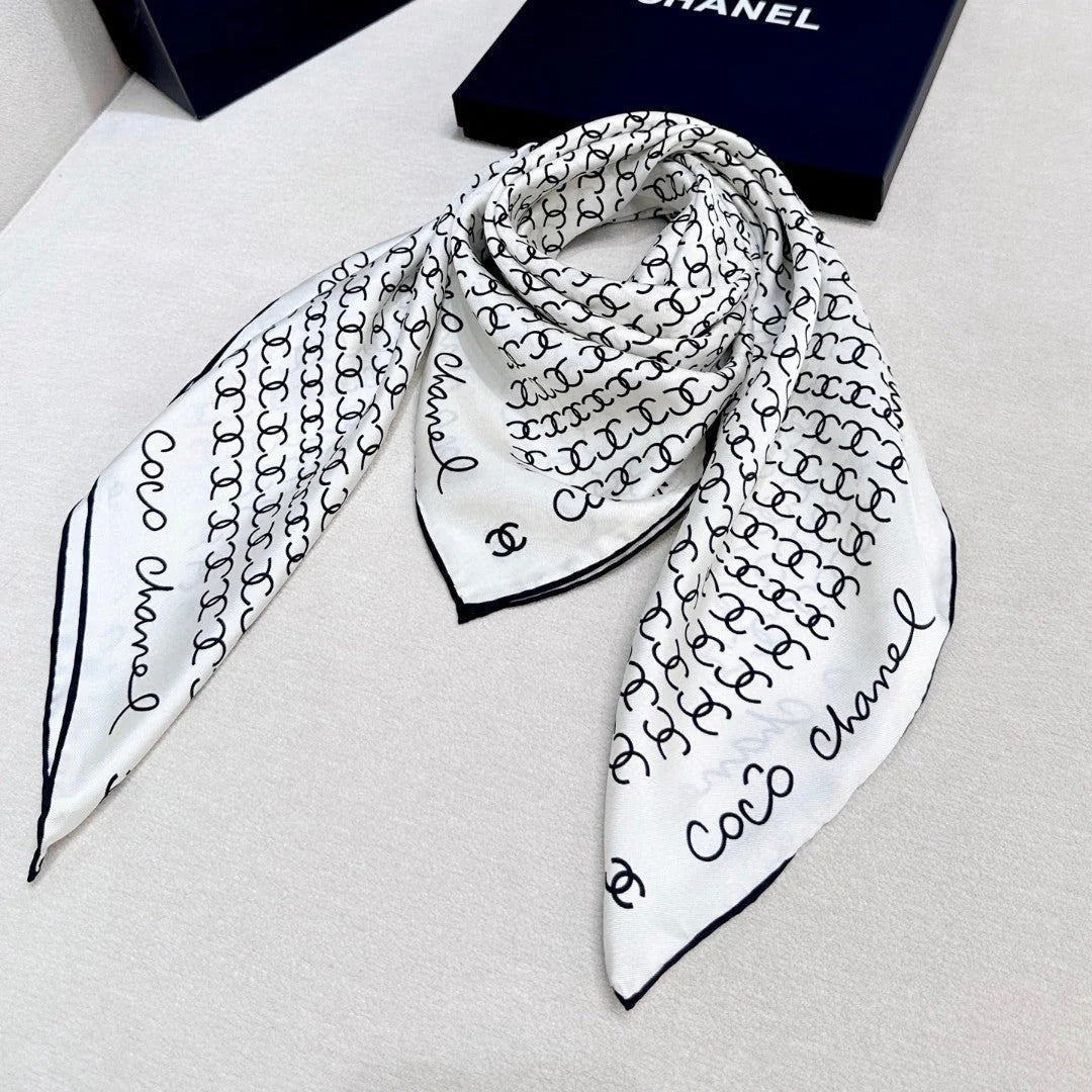 CHANEL 25S SCARF 90 IN SILK 732138