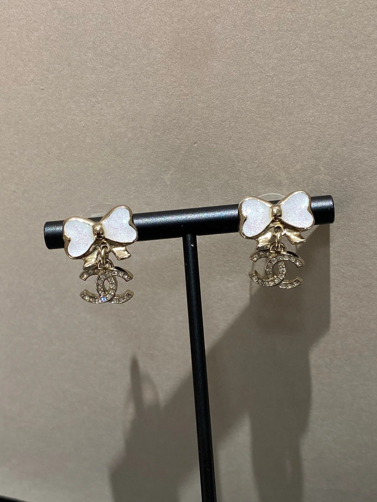 CC Fine Sparkling Bow Gold Mop Earrings