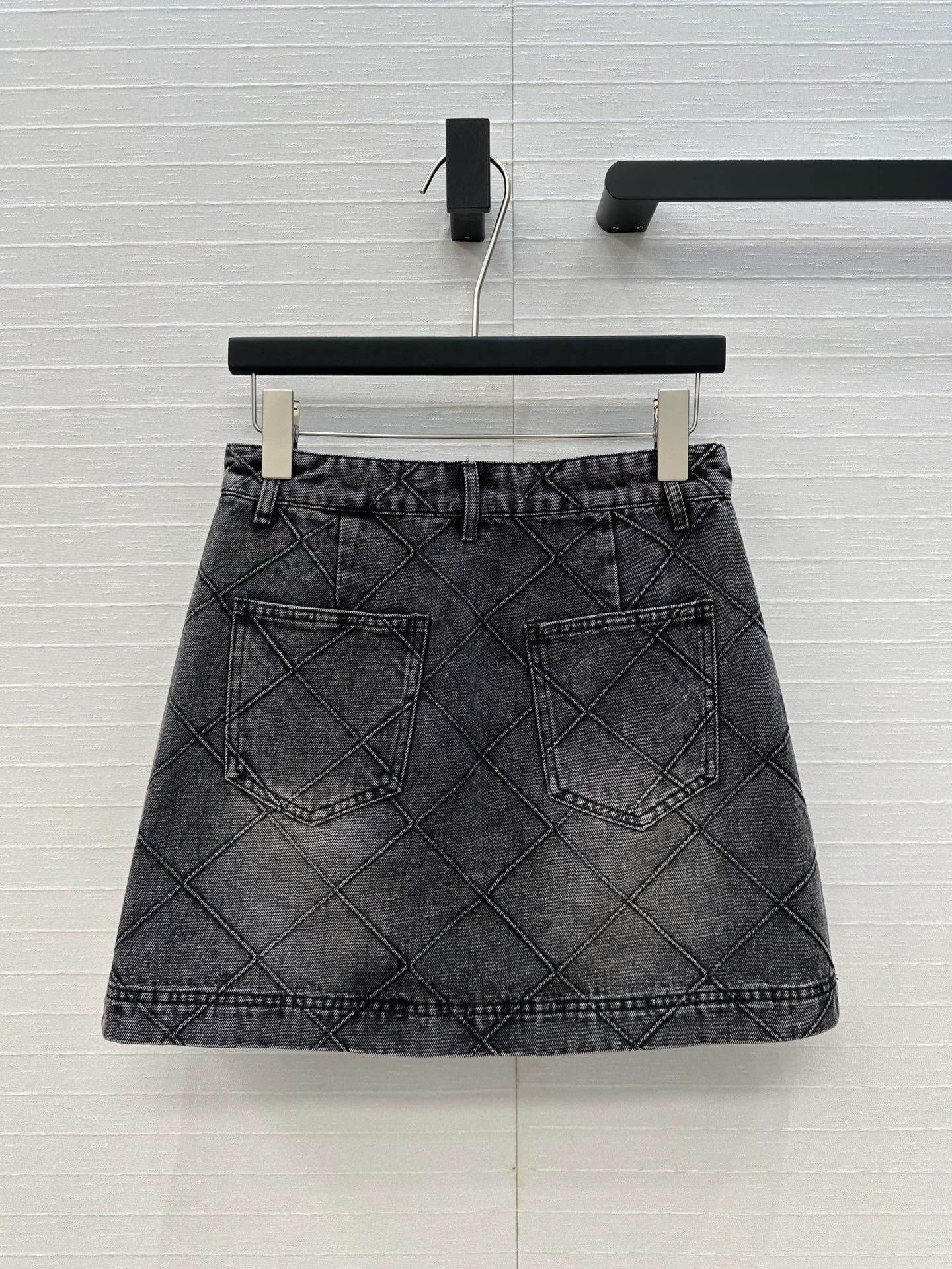 CHANEL DENIM SKIRT WITH DIAMOND PATTERN 276112