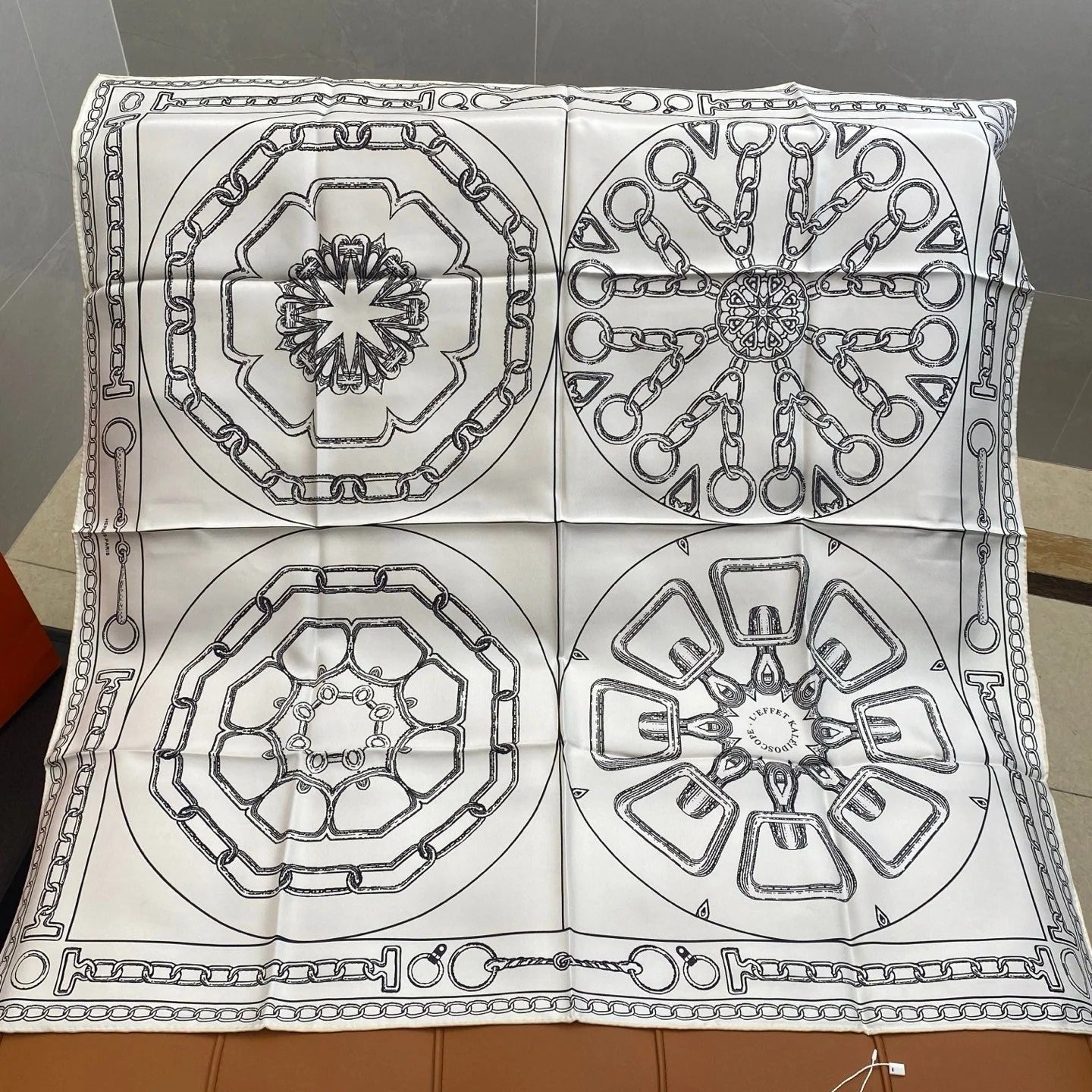 HERMES 25S SCARF 90 IN SILK 703664