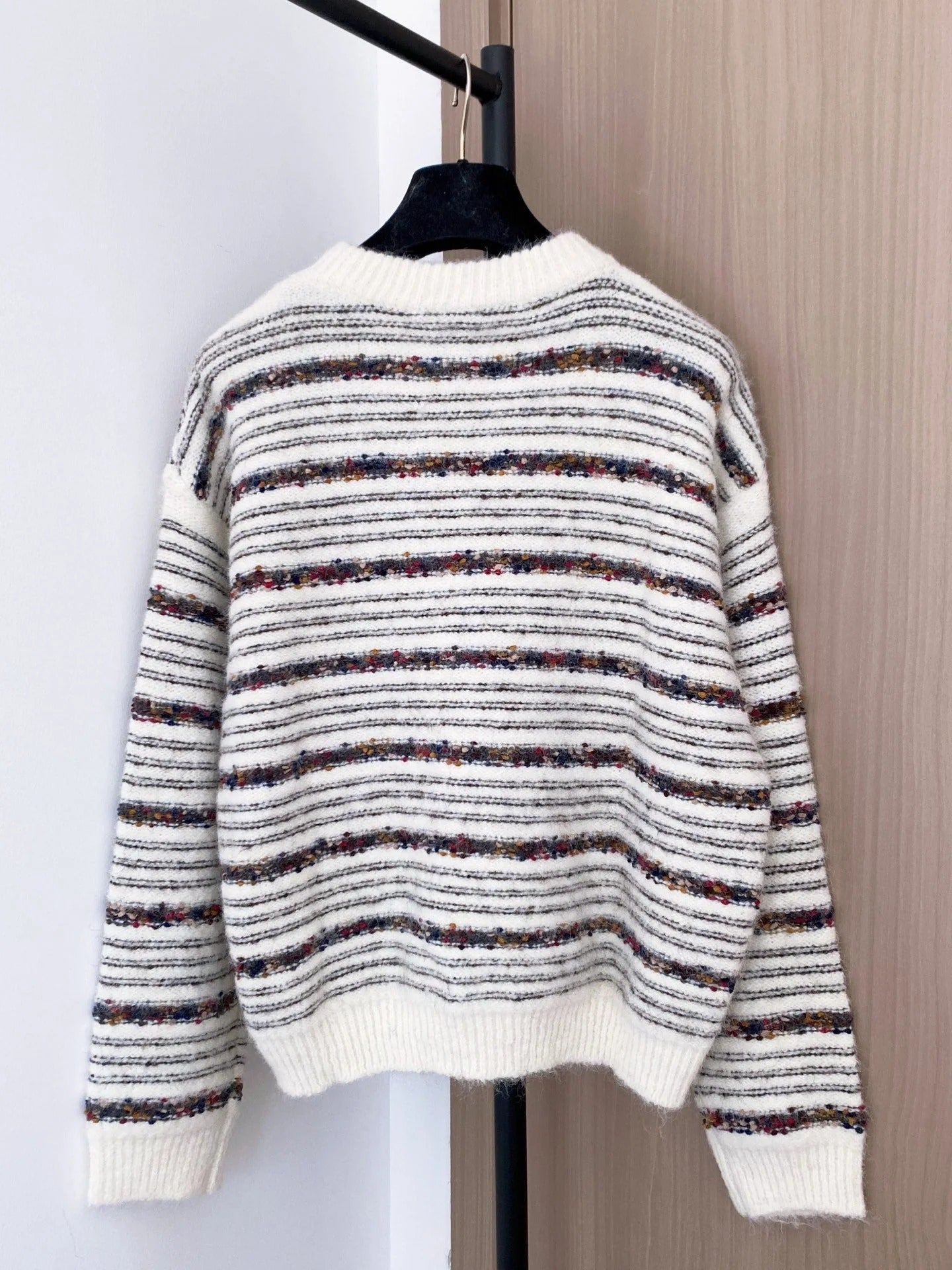 CHANEL 25S LONG-SLEEVE SWEATER 534