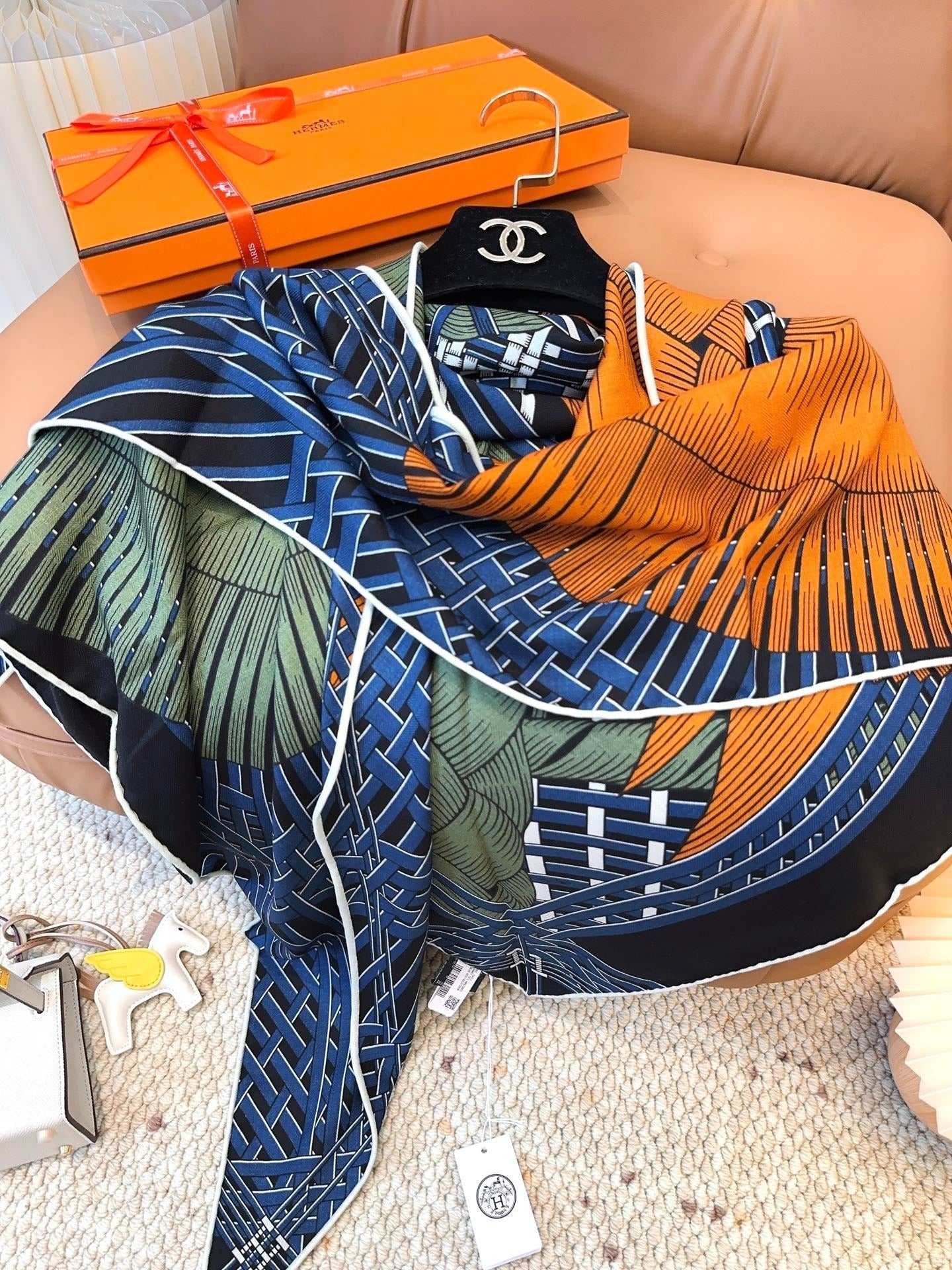 HERMES 25S SCARF 140 IN CASHMERE SILK 854526