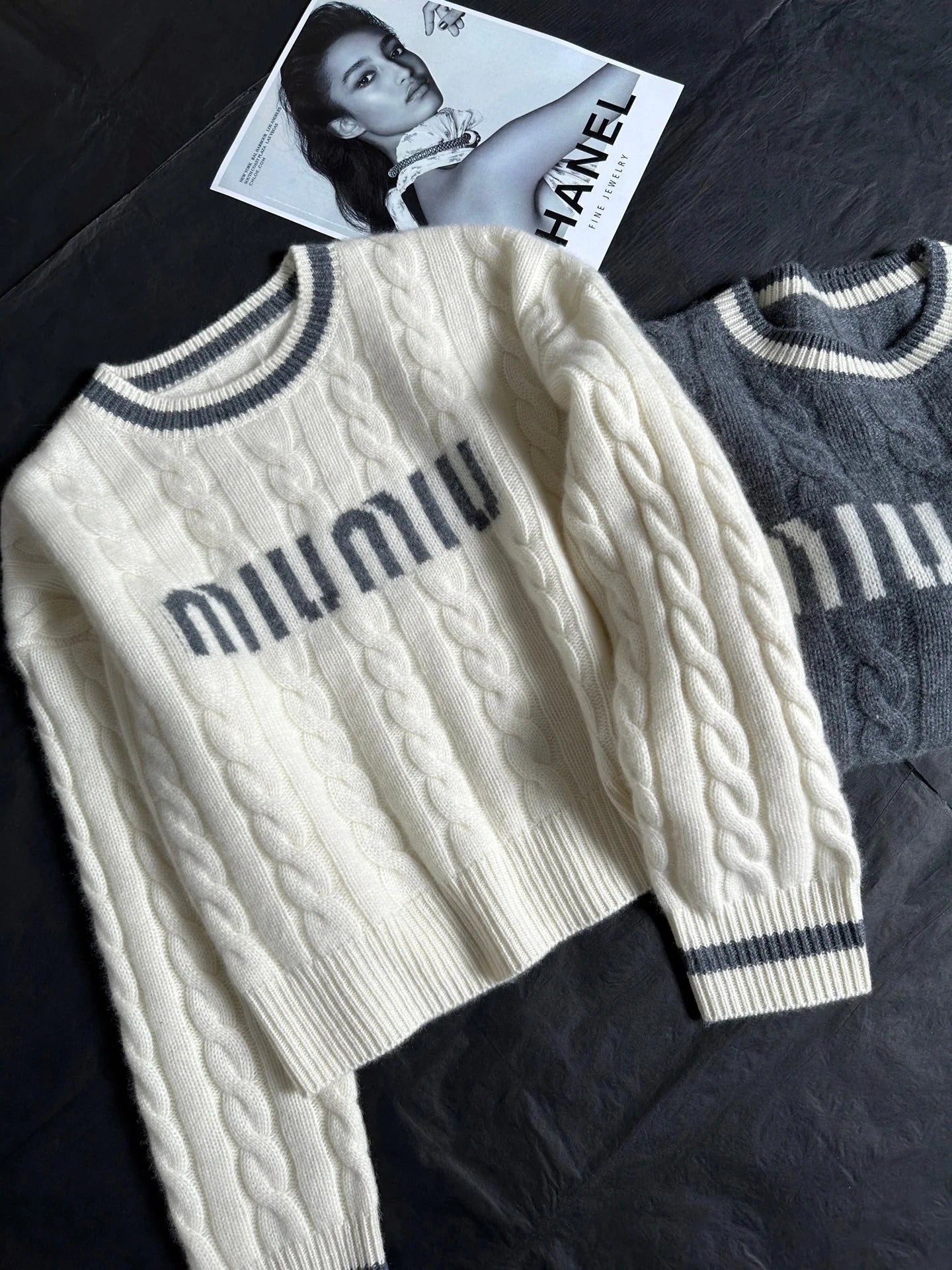 MIUMIU KNIT SWEATER