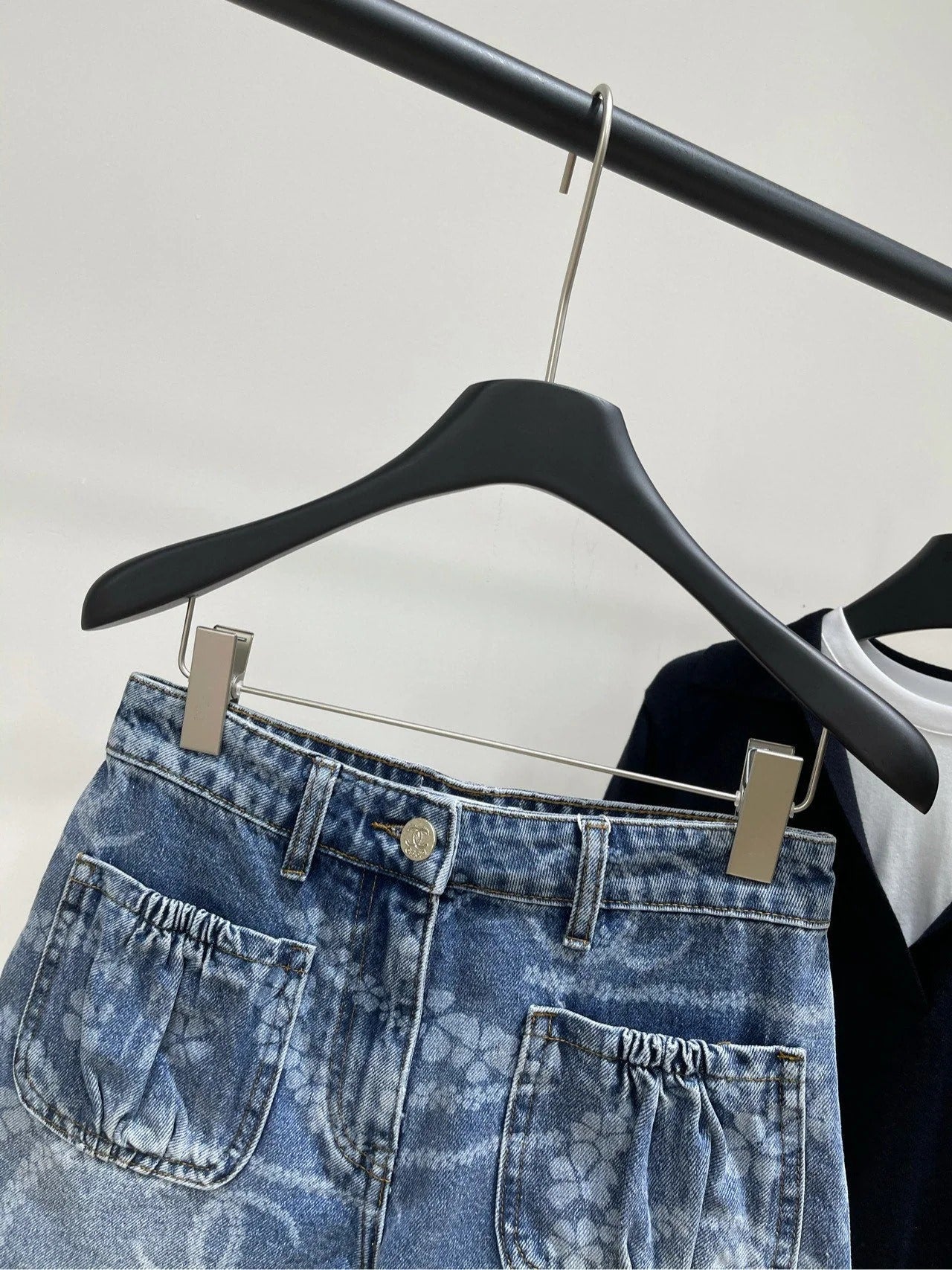 CHANEL DENIM SHORTS 273103