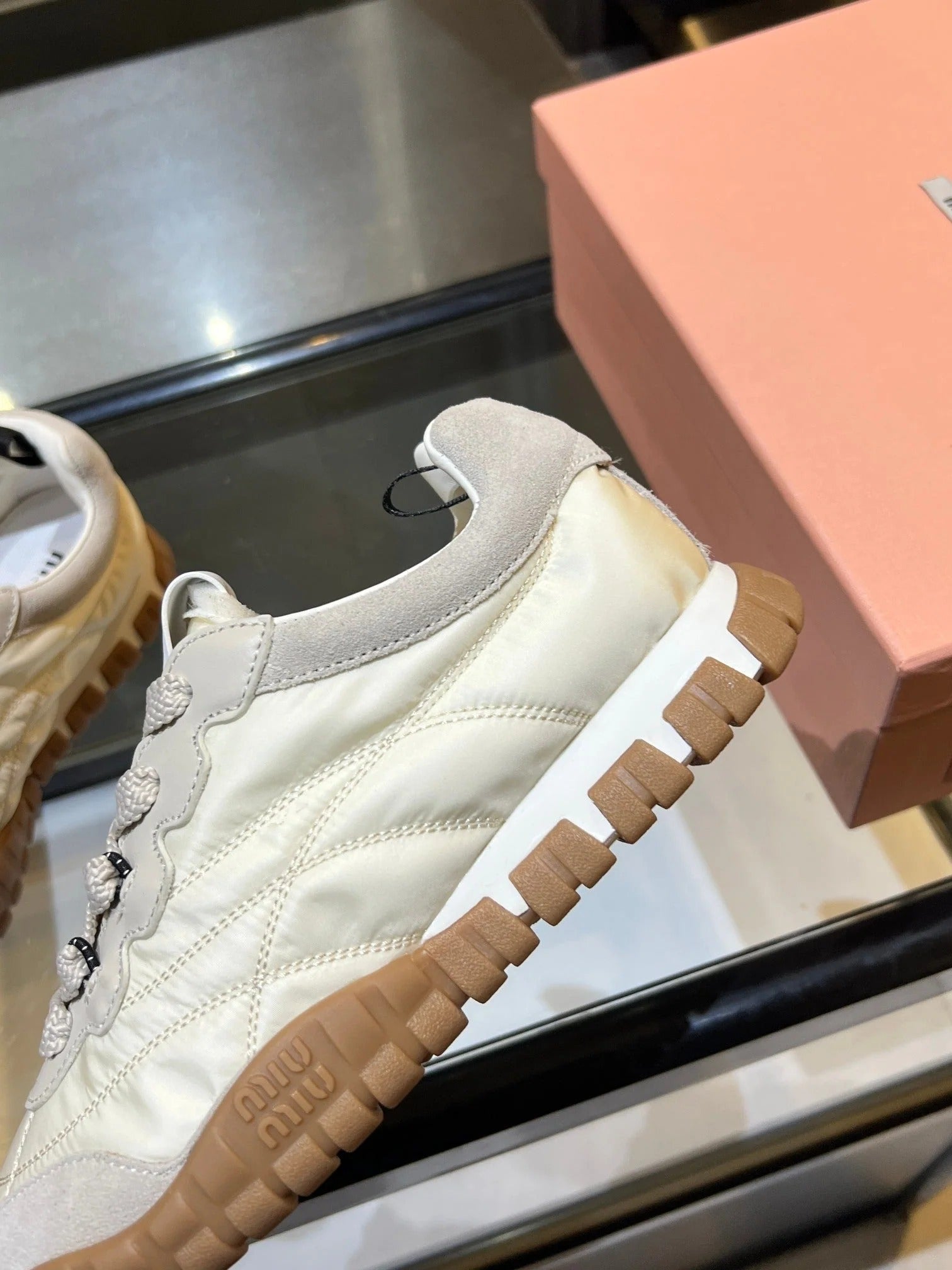 MIU 26ss Sneaker Beige Fabric Suede 625654