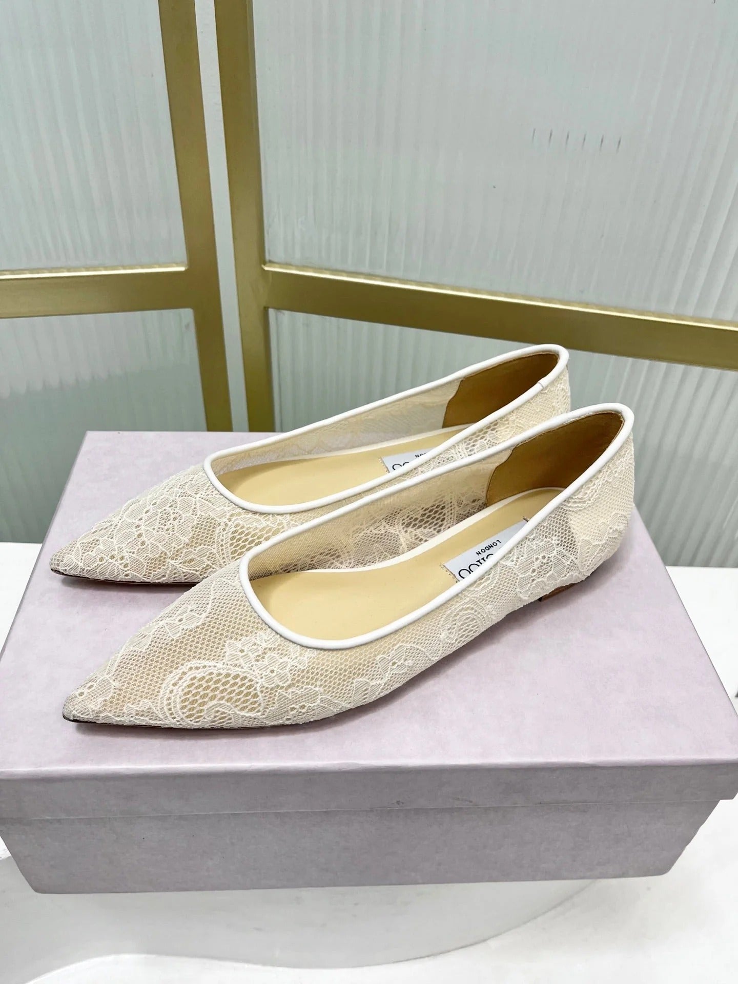 Jimmy 26s Ballet Flats Ivory Beige Lace Sheepskin 605952