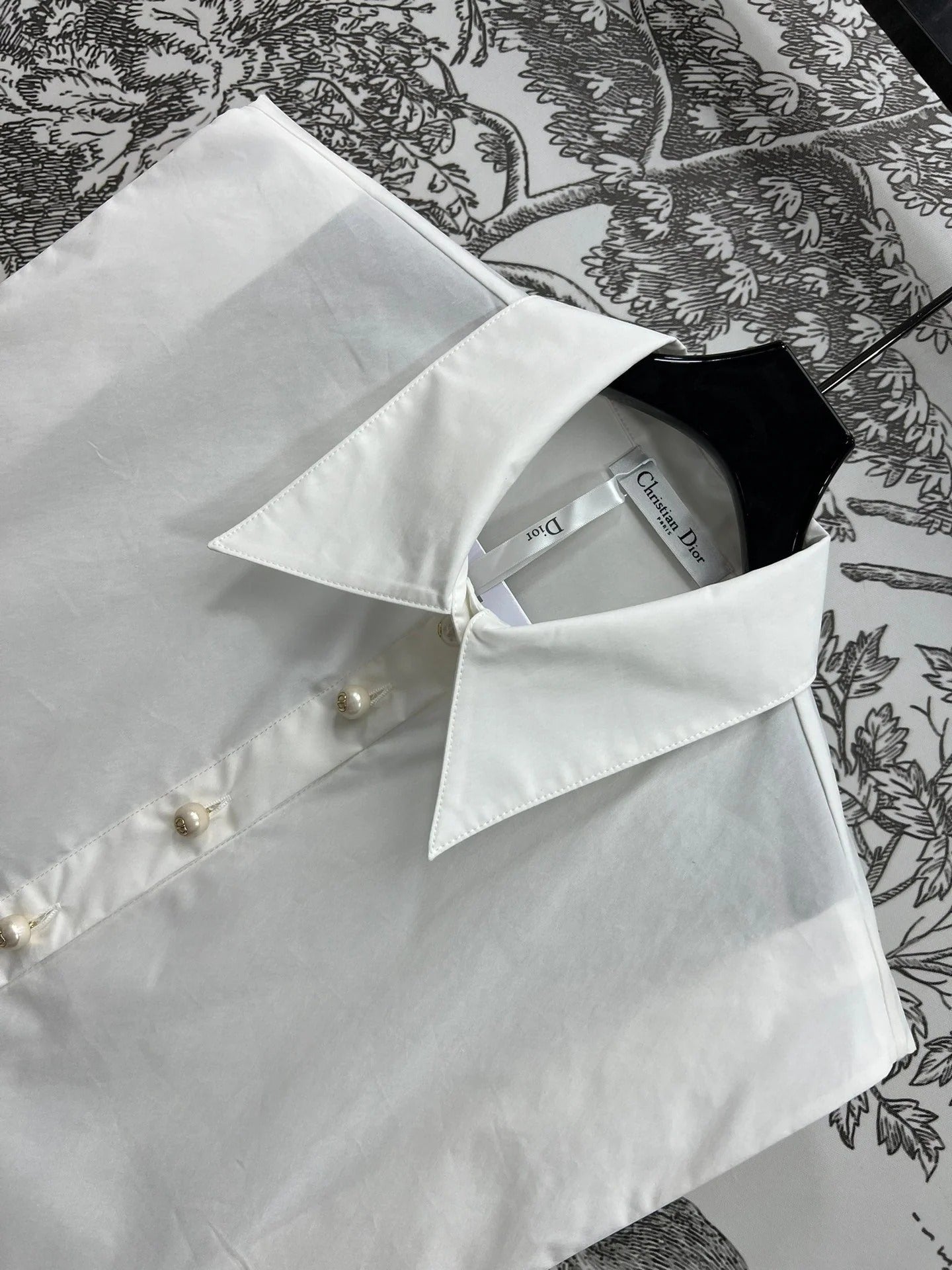 DIOR SLEEVELESS SHIRT 268580
