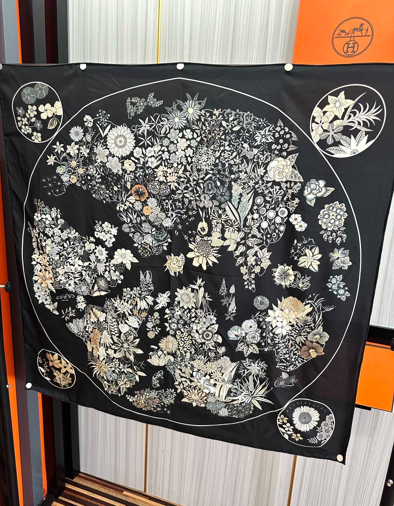 HERMES 25S SCARF 90 IN SILK 735731