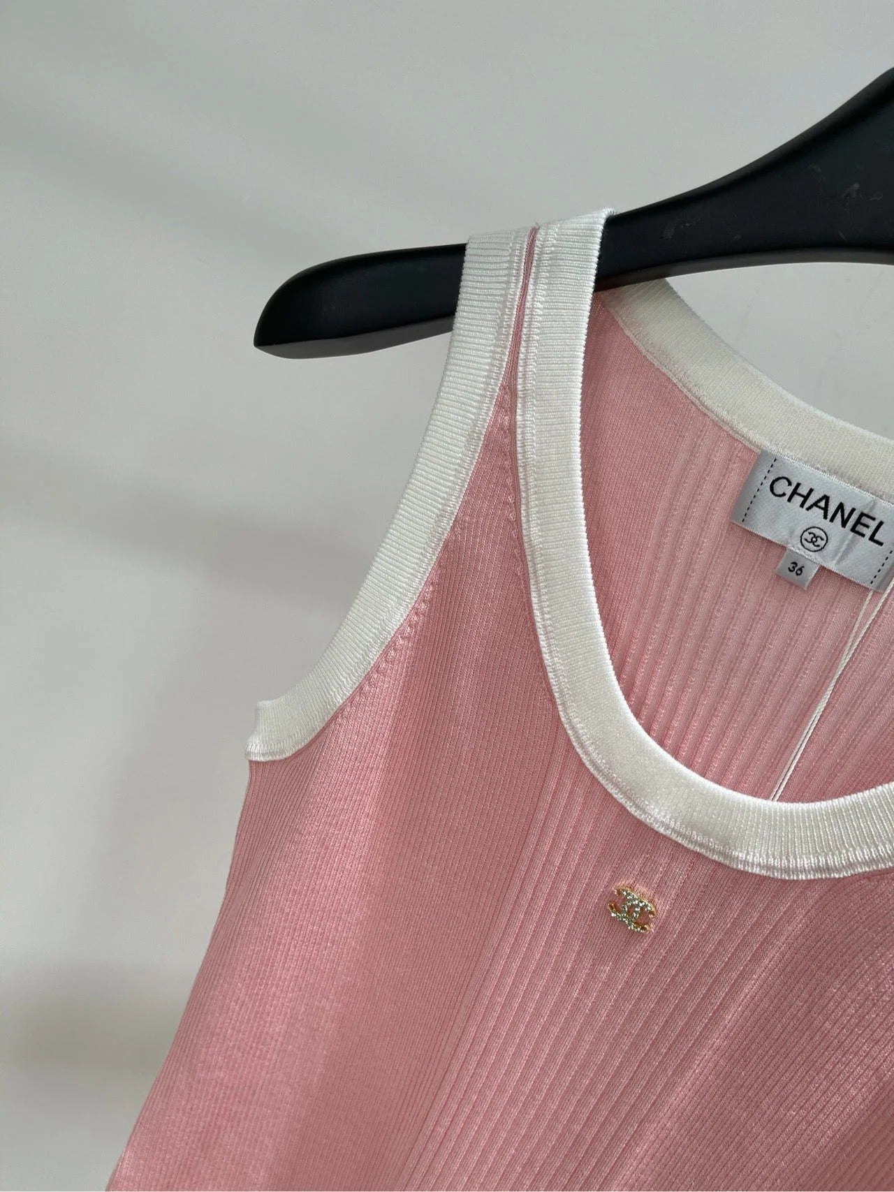 CHANEL SLEEVELESS KNIT TOP 259262