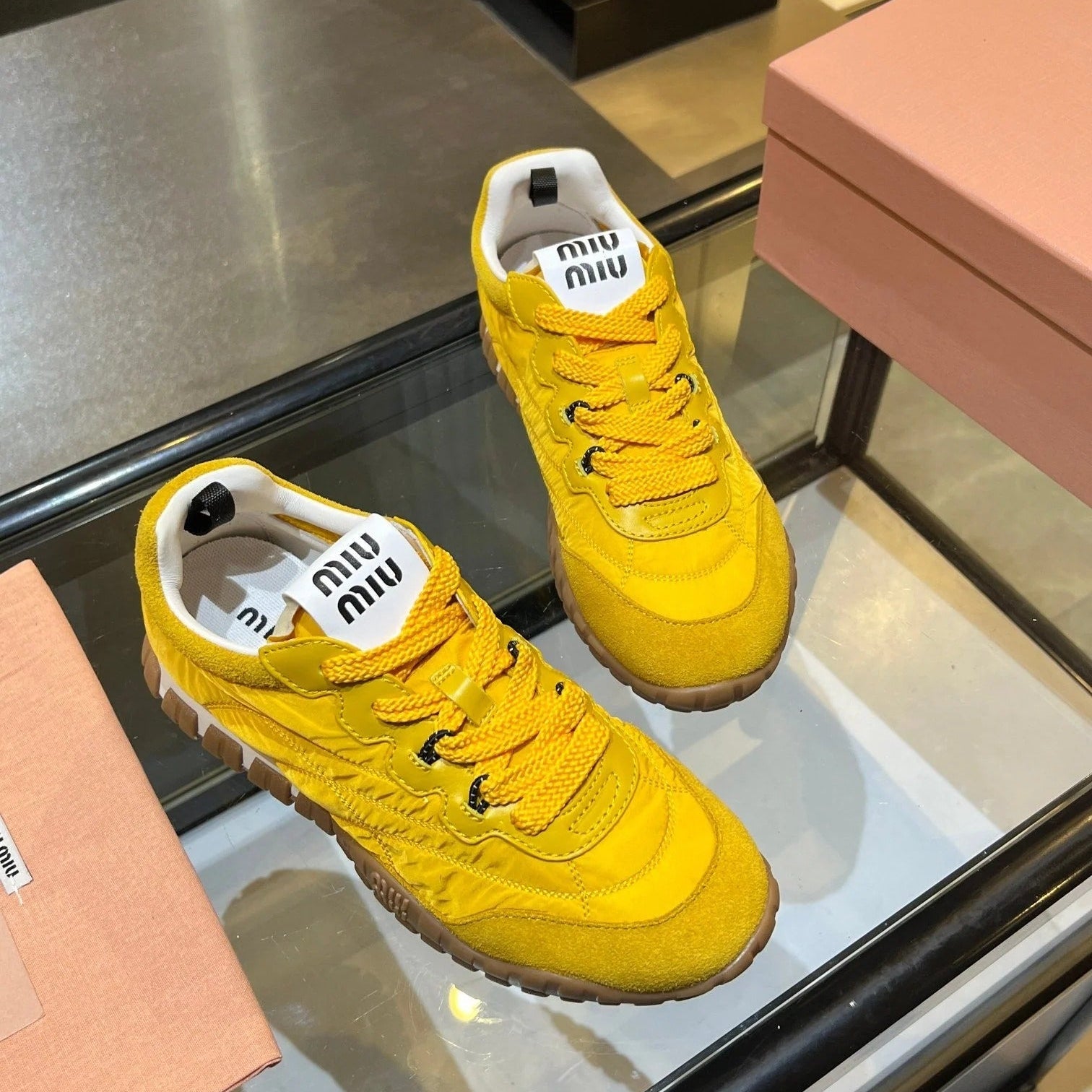 MIU 26ss Sneaker Yellow Fabric Suede 625651