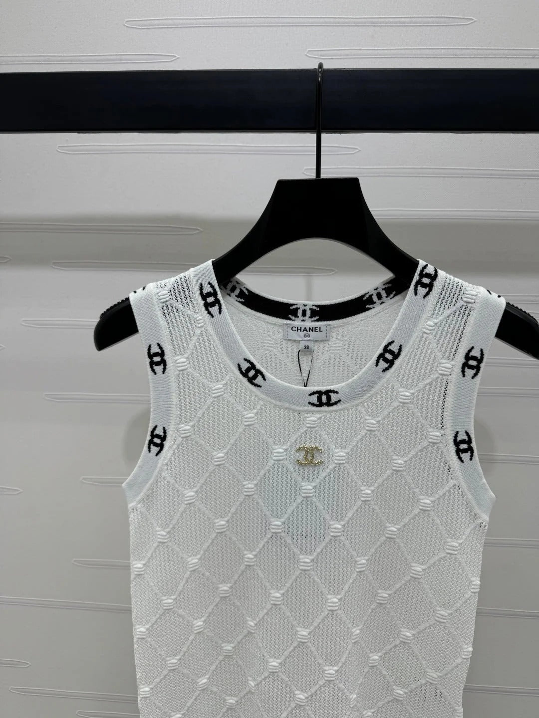 CHANEL SLEEVELESS TOP 269432