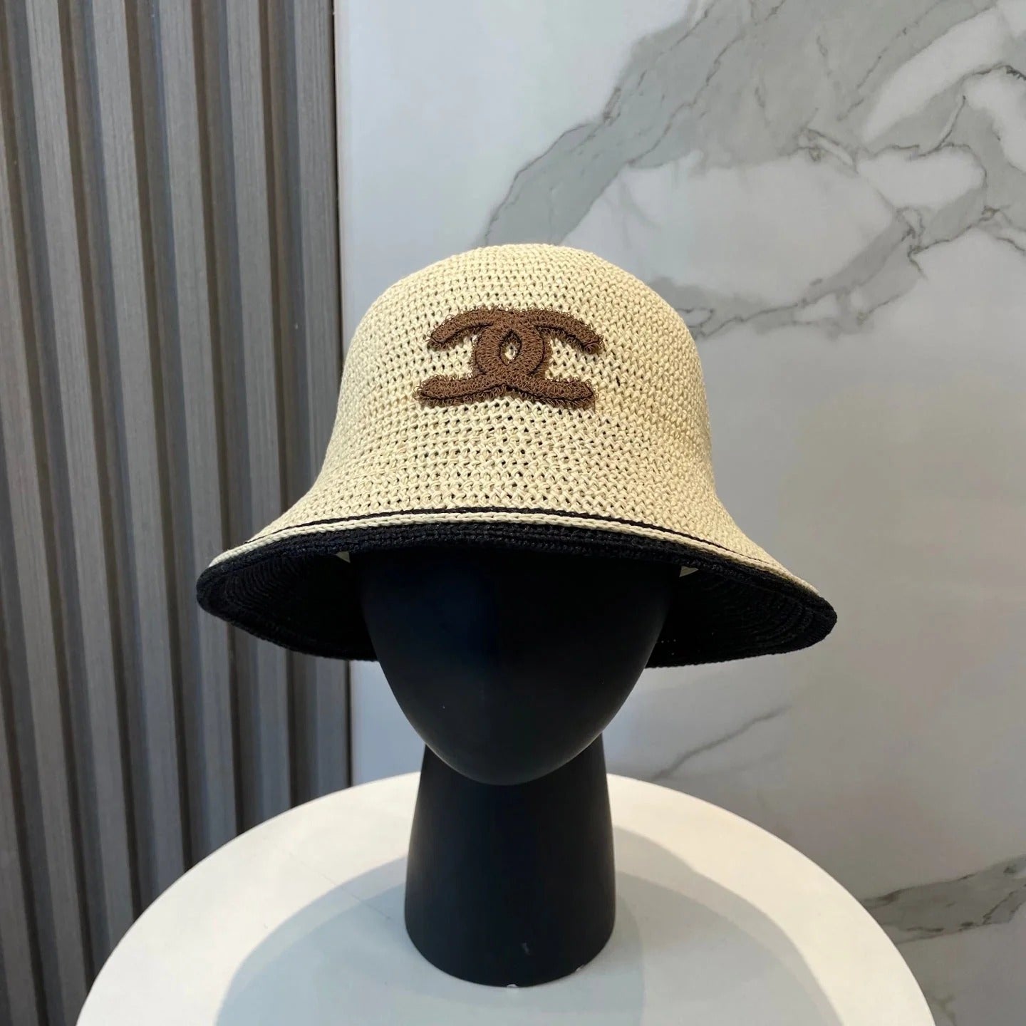STRAW BUCKET HAT IN BEIGE 672974