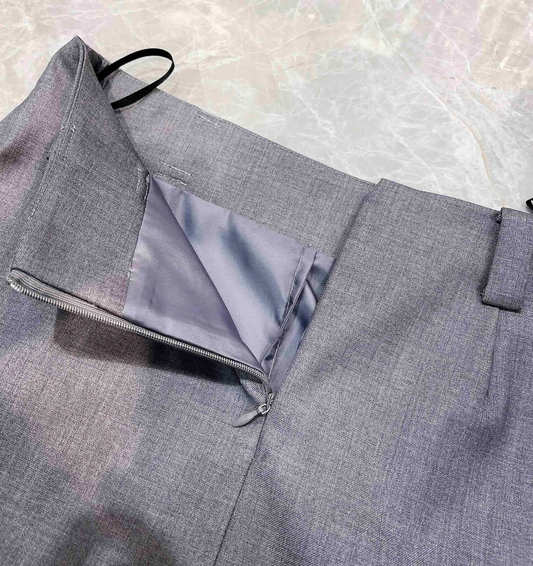 MIUMIU SKIRT STYLE 596