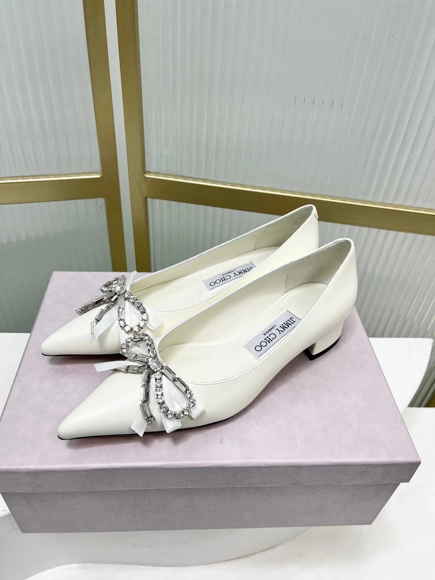 Jimmy 26s Pointed Toe Pump 25 White Cowhide 605966