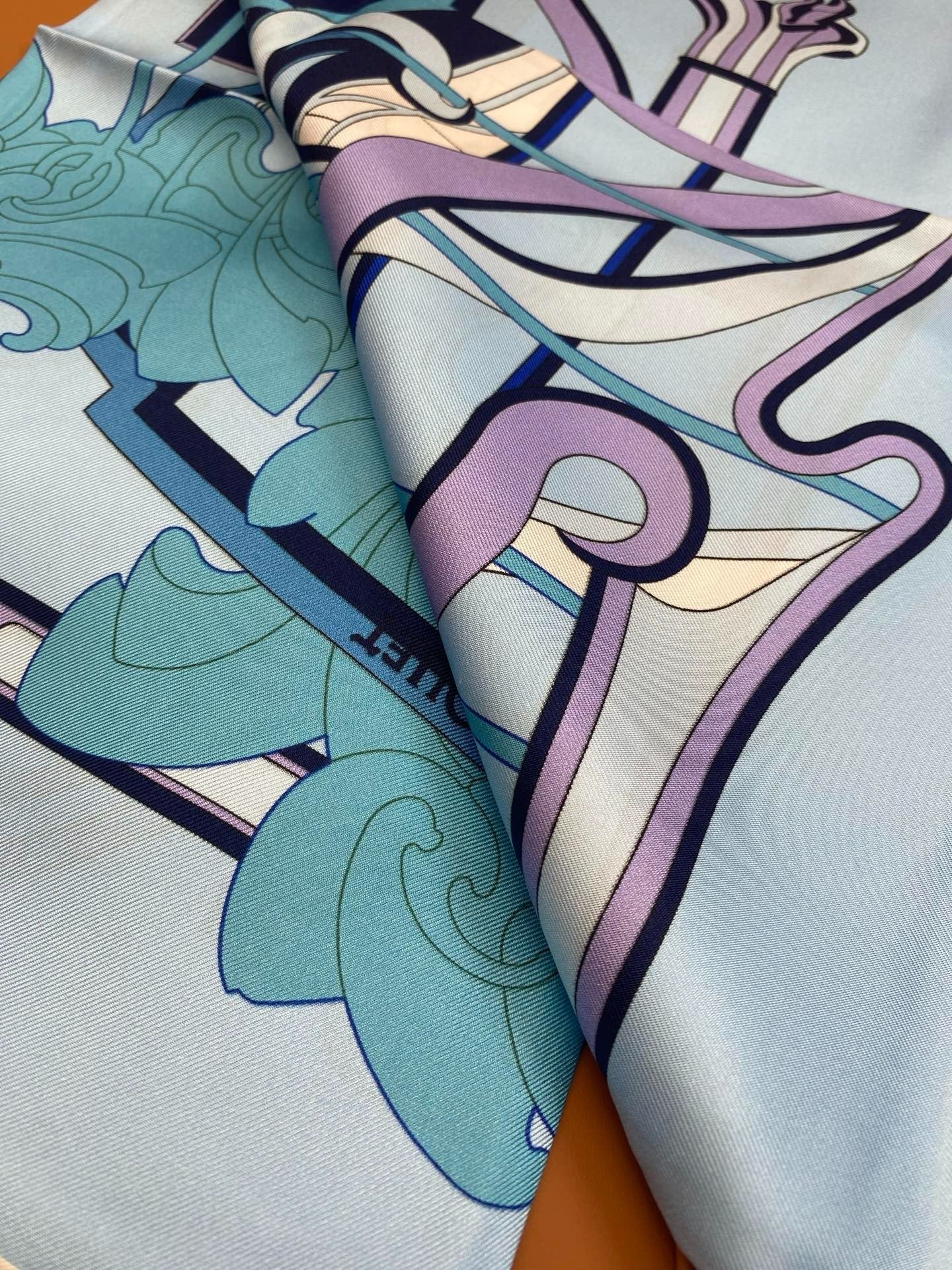HERMES 25S SCARF 90 IN SILK 718488