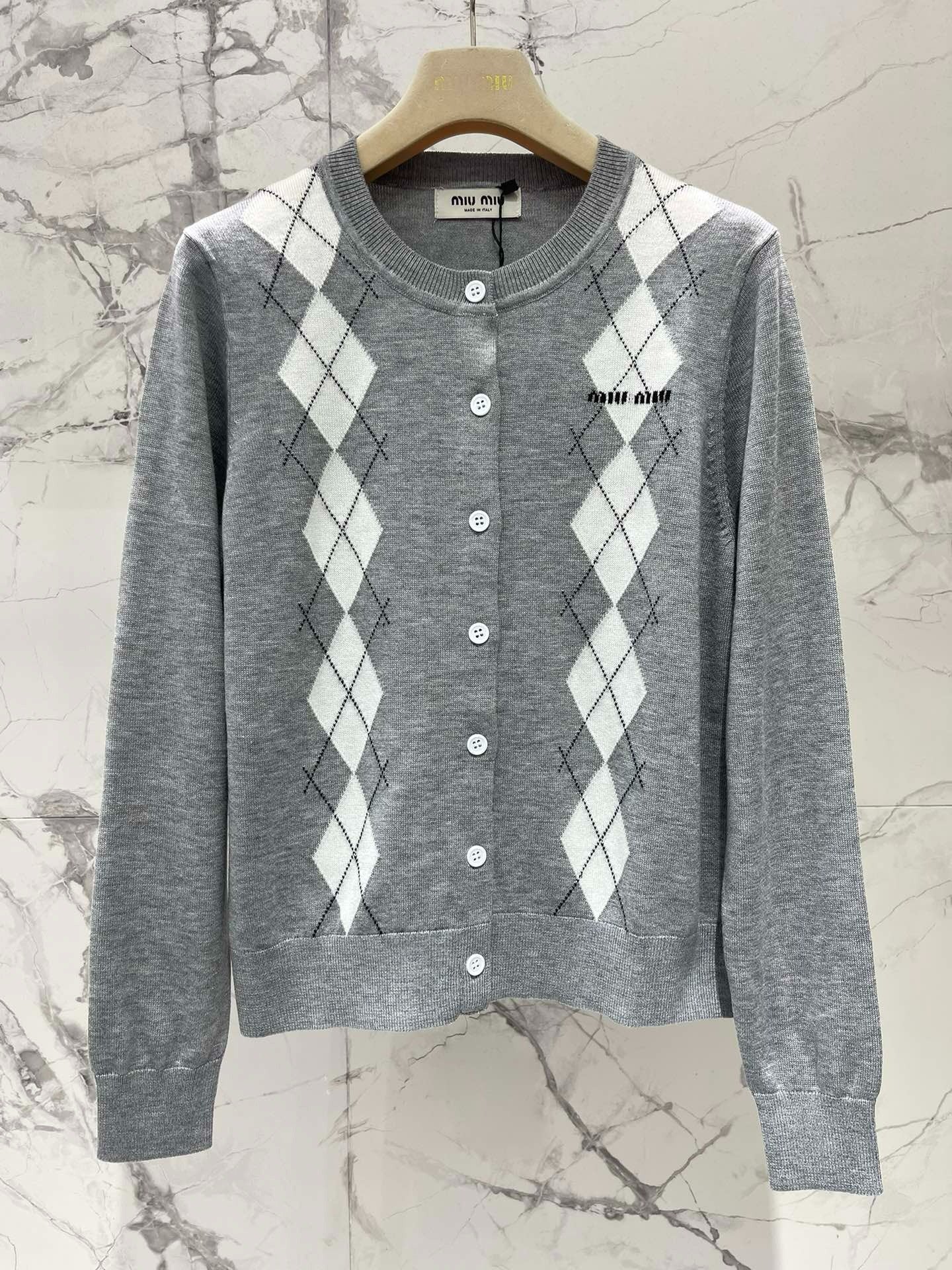 MIUMIU CARDIGAN STYLE 226