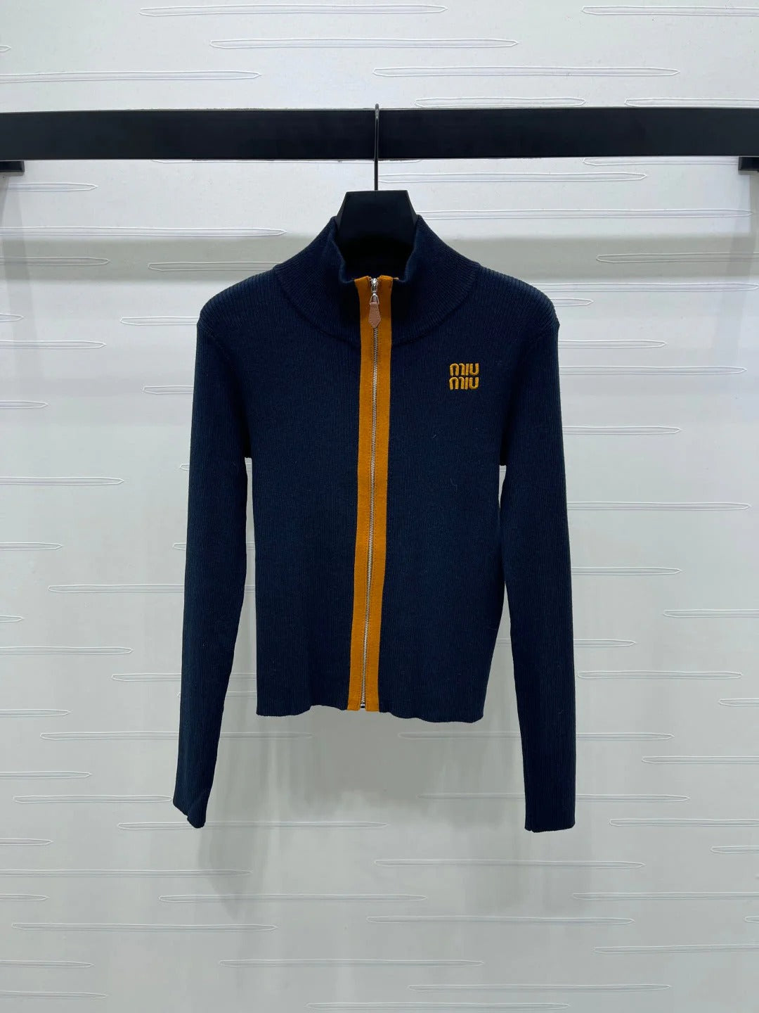 MIUMIU CARDIGAN STYLE 490