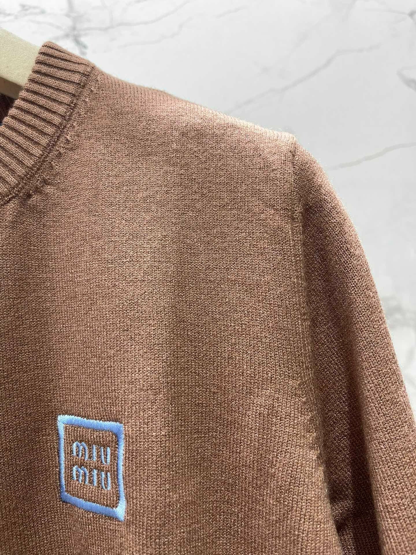 MIUMIU CARDIGAN STYLE 259