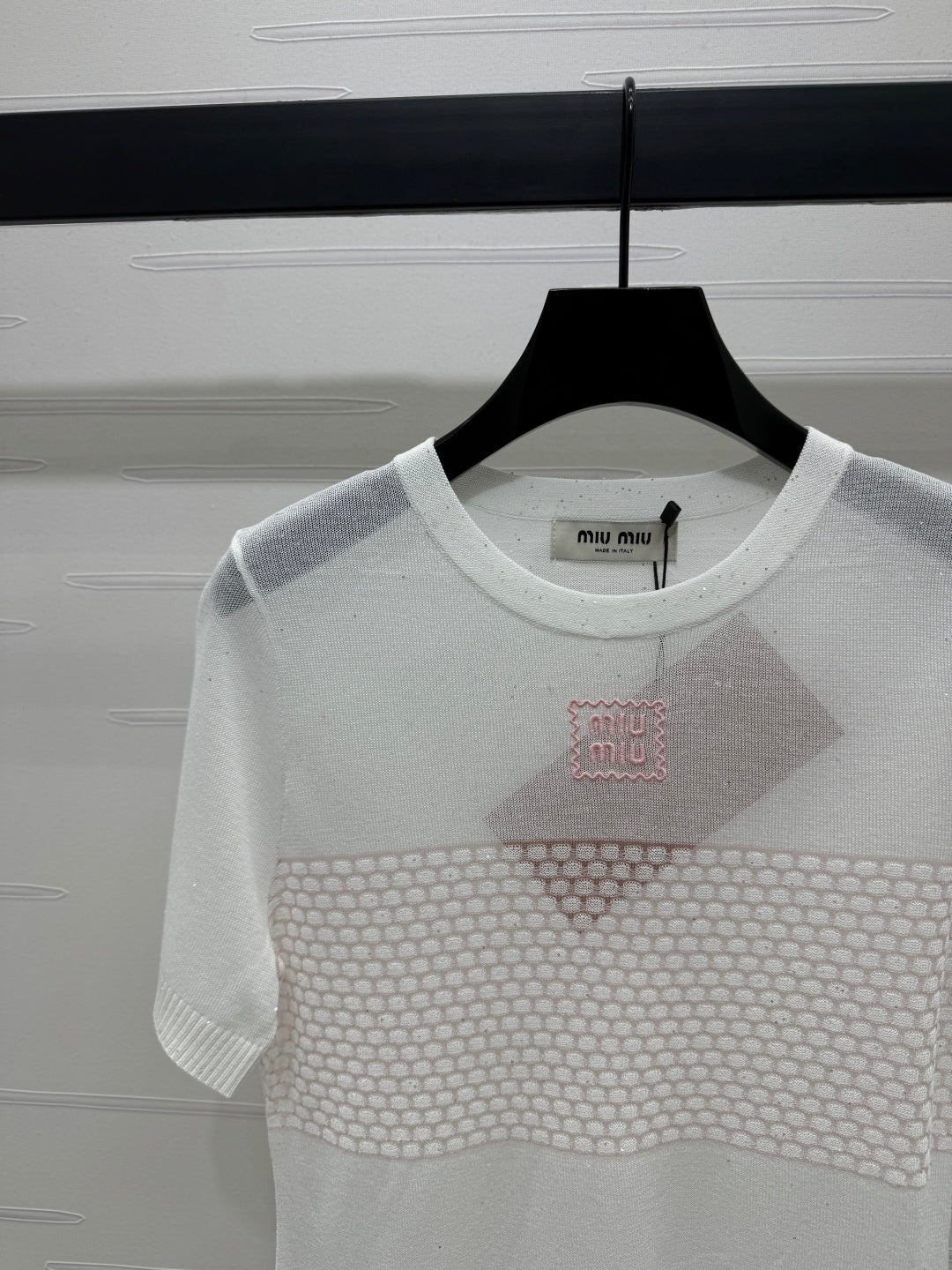 MIUMIU SHORT-SLEEVE EMBROIDERED LOGO T-SHIRT 269462