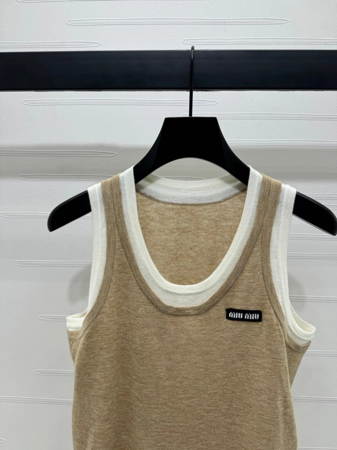 MIUMIU SLEEVELESS TOP 269402