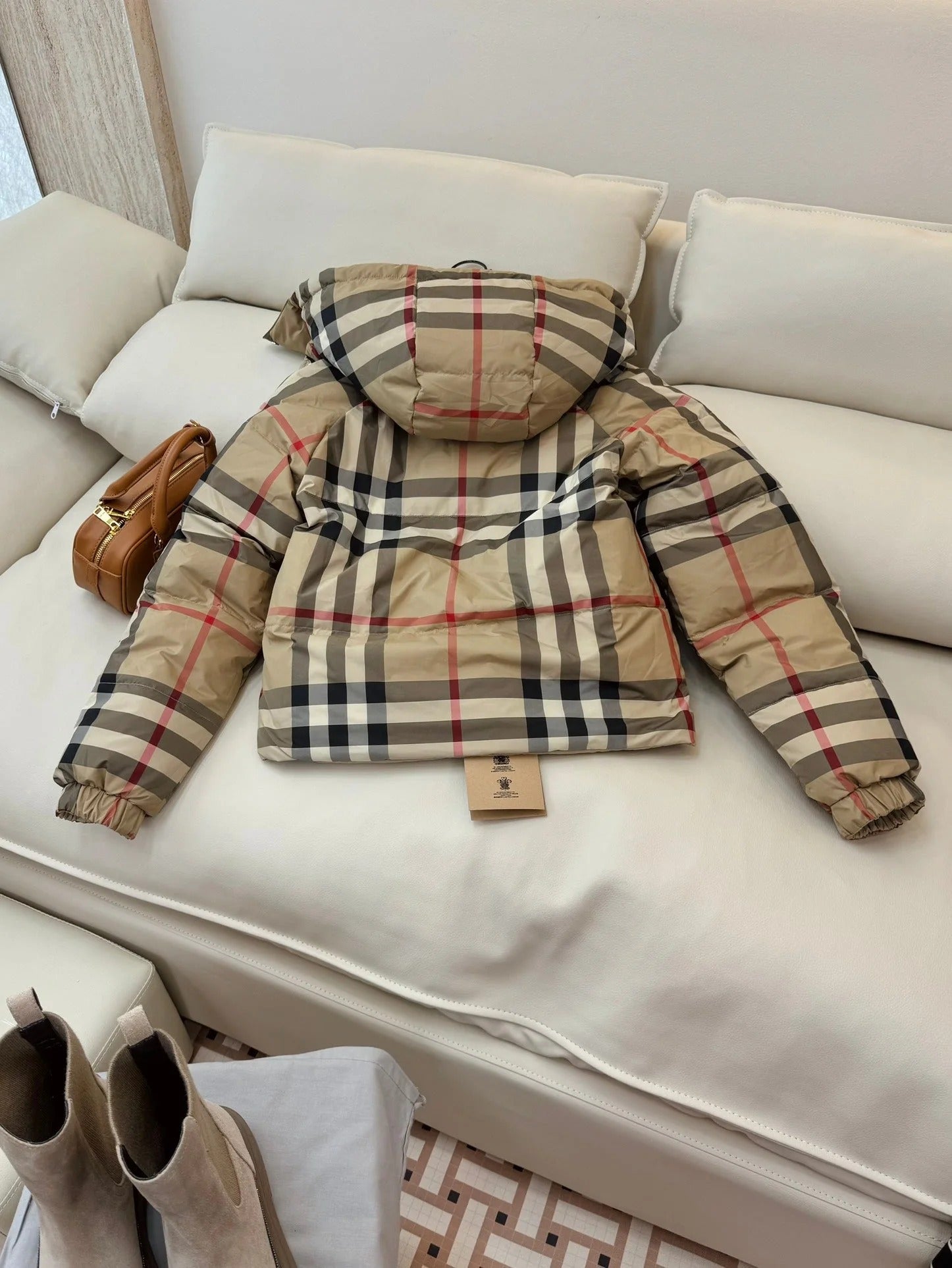 BURBERRY 25S DOWN JACKET 141