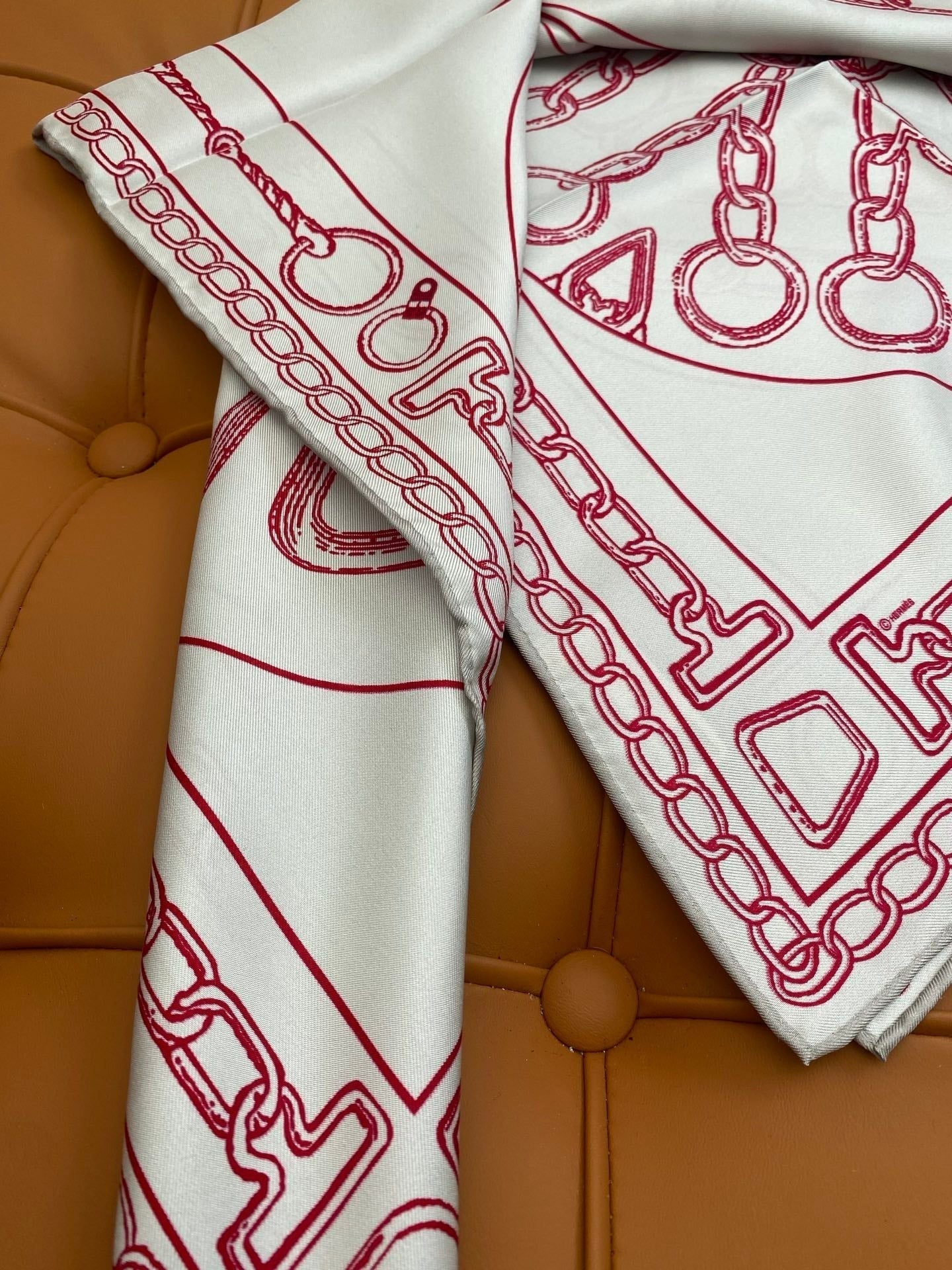 HERMES 25S SCARF 90 IN SILK 703665