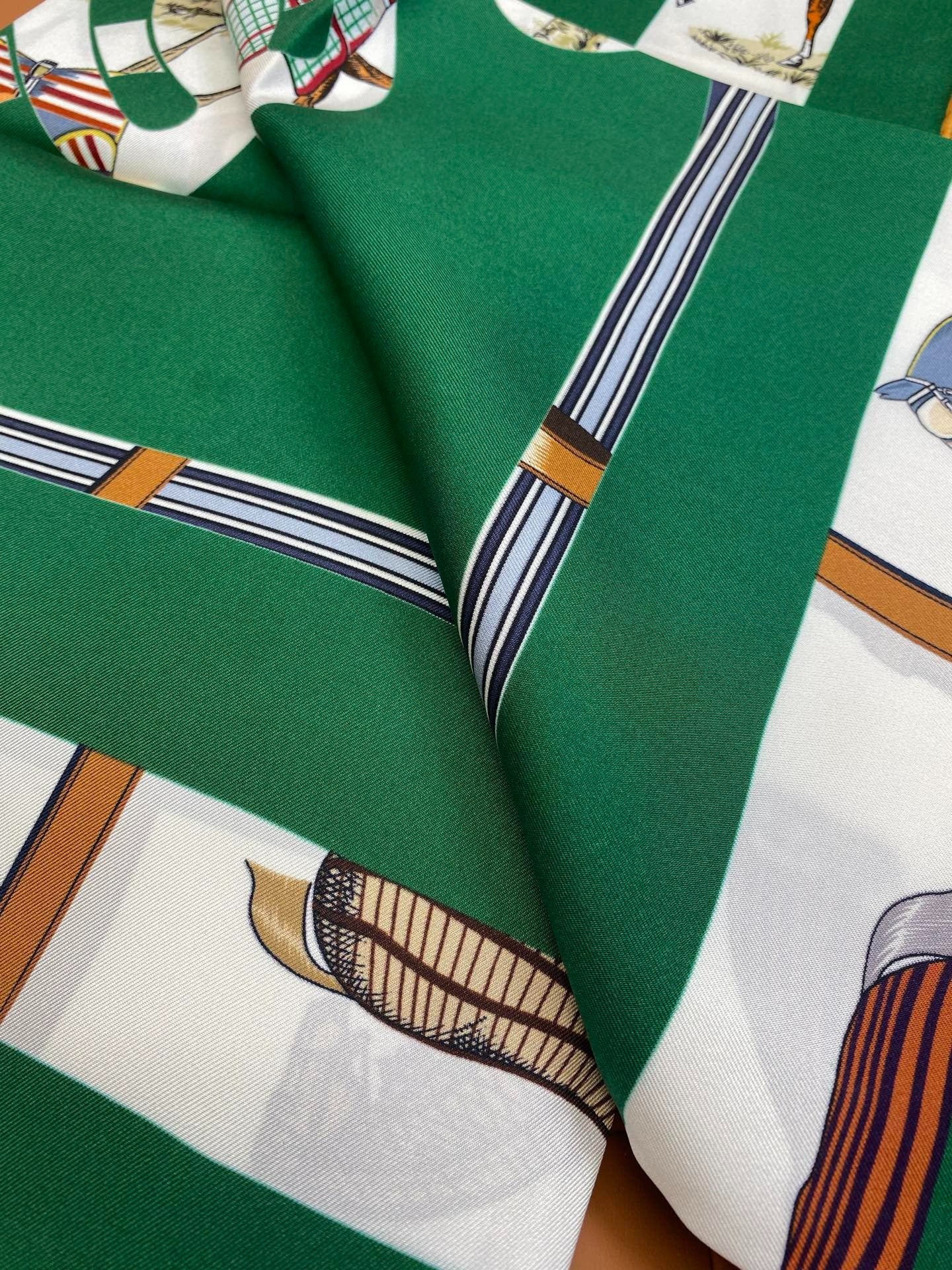 HERMES 25S SCARF 90 IN SILK 718484
