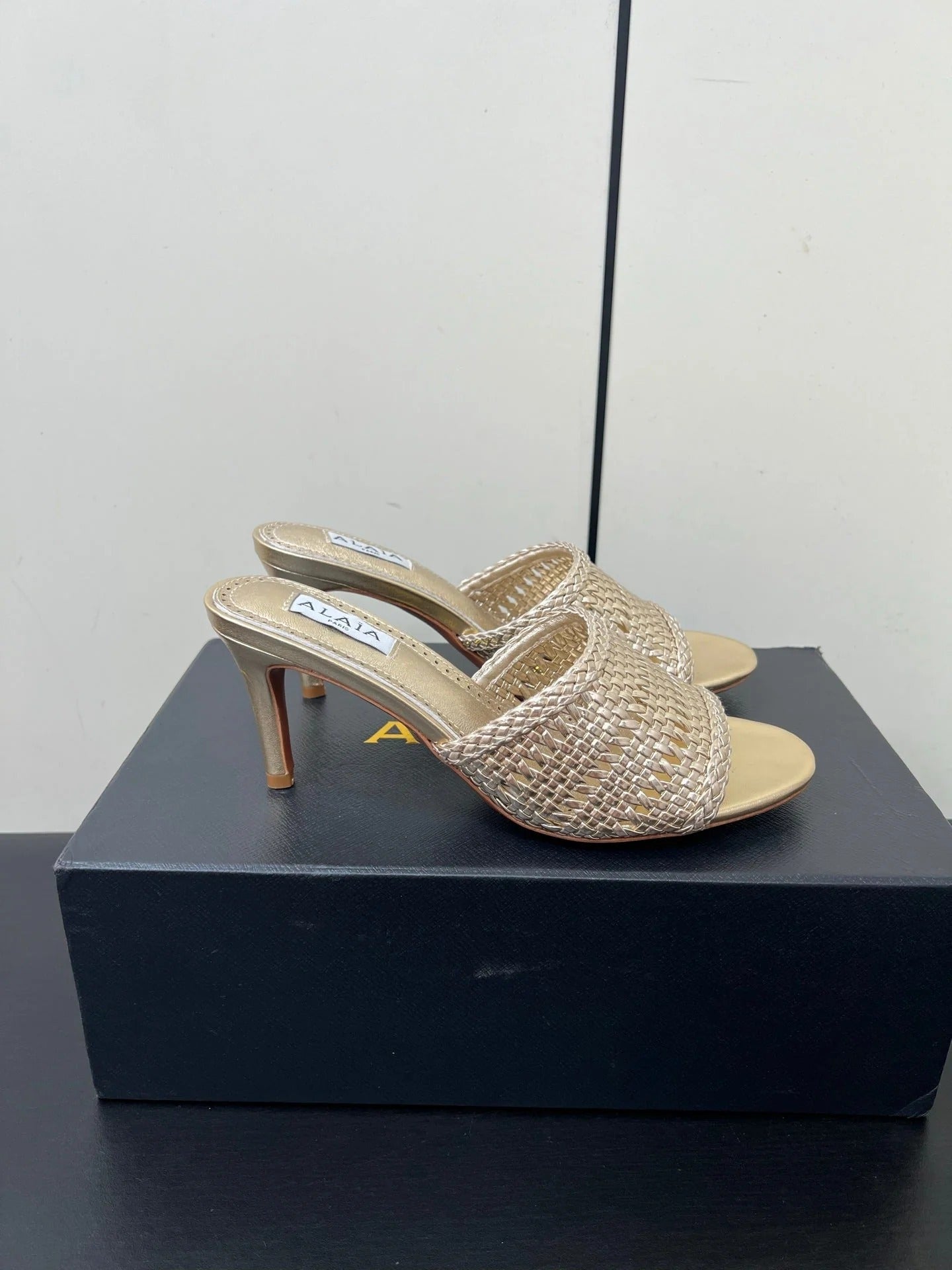 Alaia High Heel 25s 70 Mm In Gold Lambskin With Woven Pattern